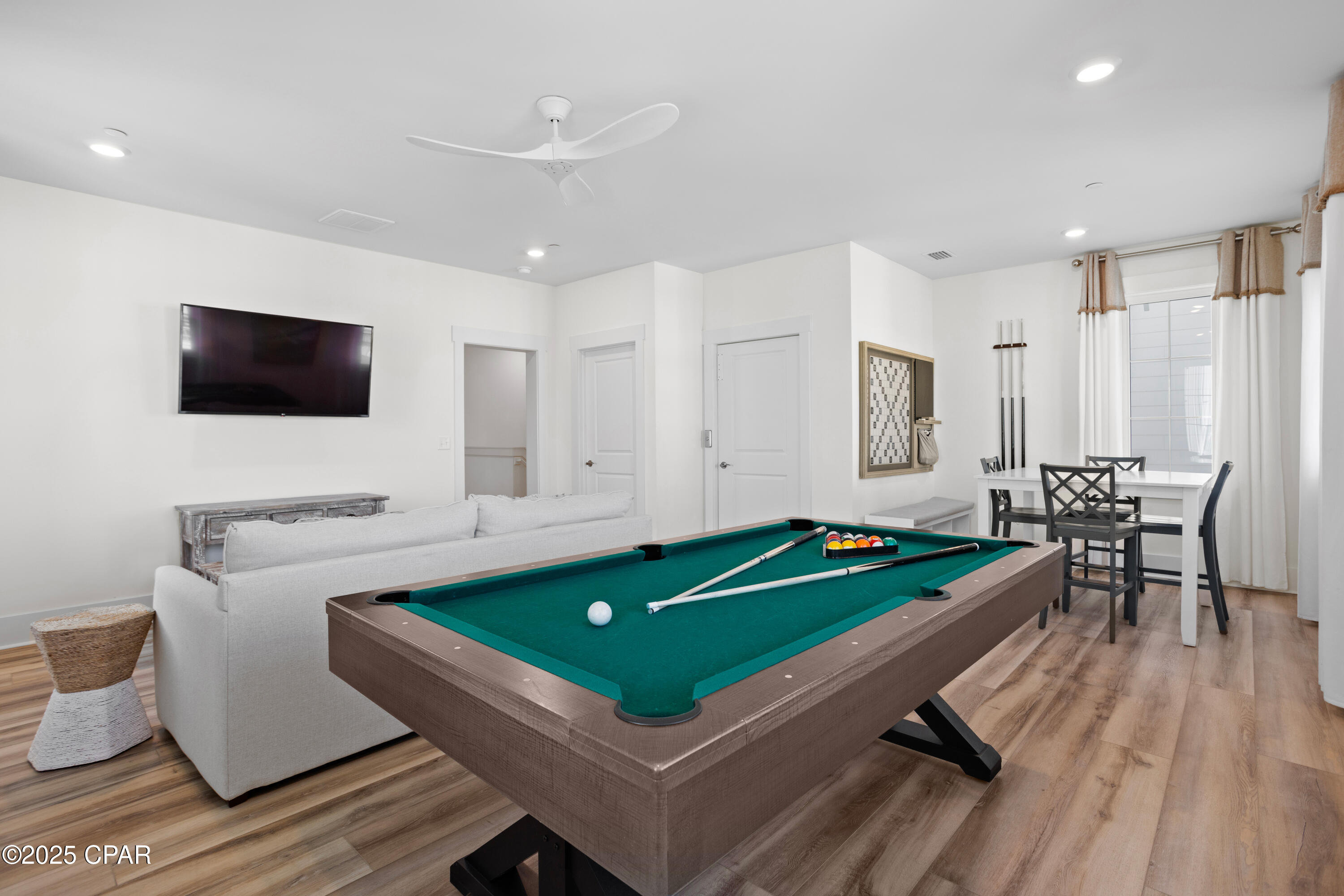 Listing photo id 49 for 13649 Front Beach Road