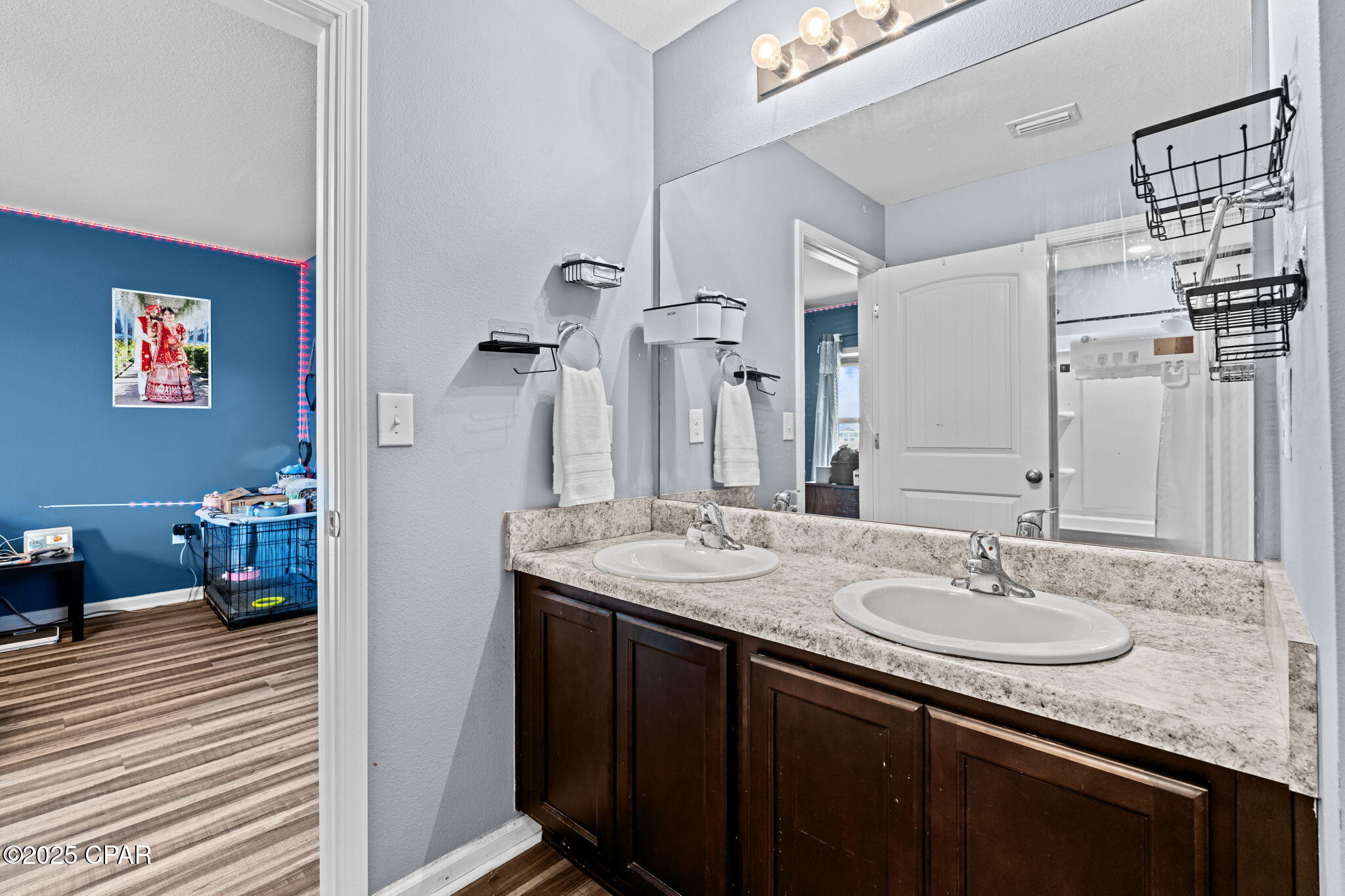 Listing photo id 36 for 3219 Lindsey Street