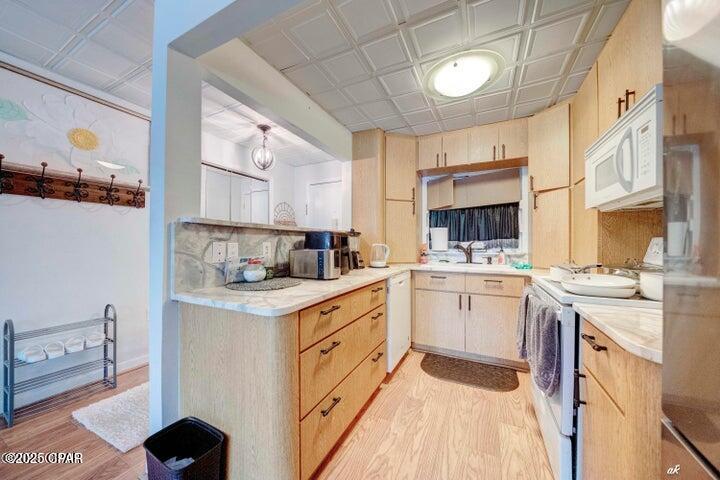 Image 7 For 105 Allen 65 Avenue 65
