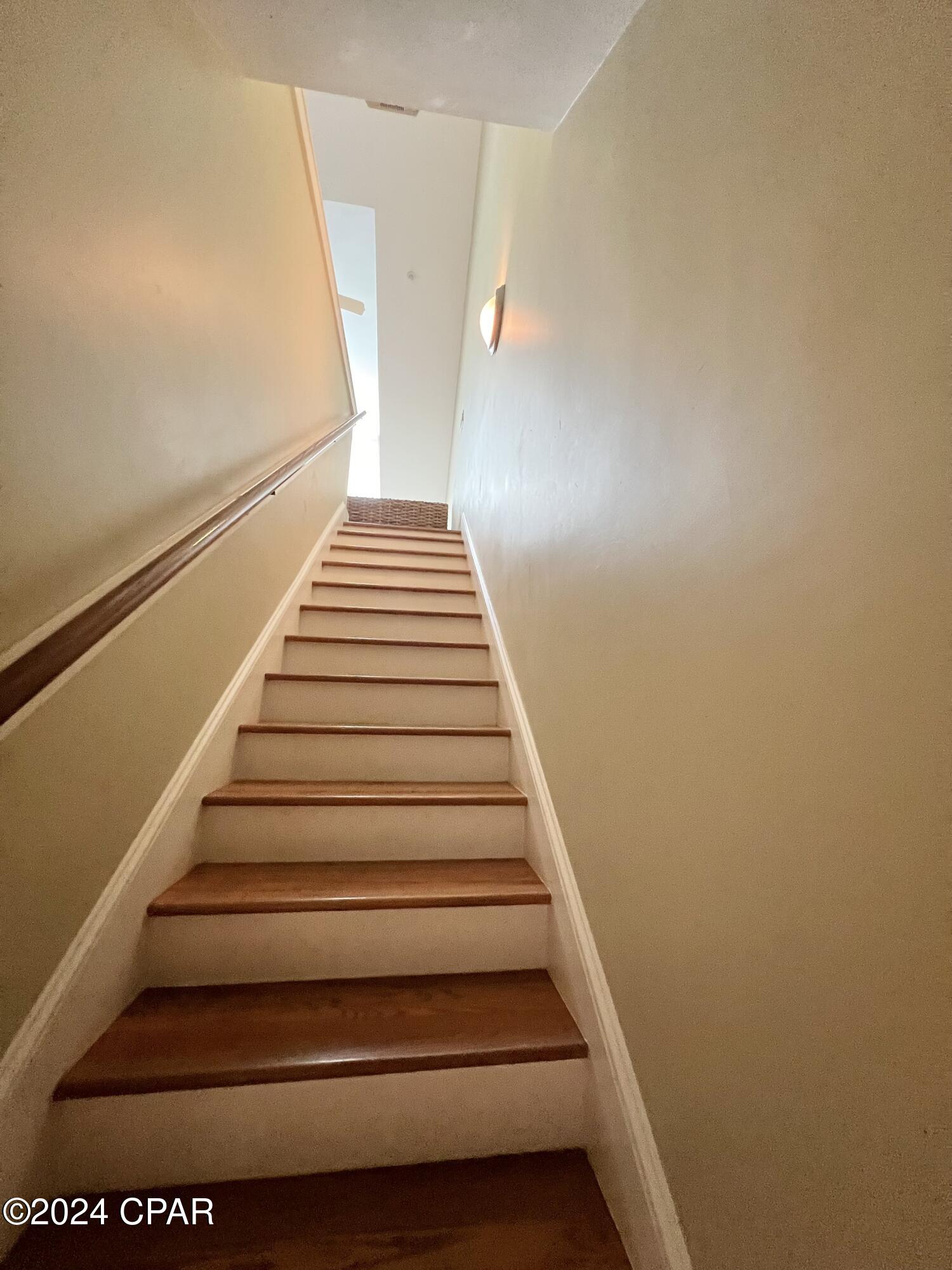 Listing photo id 13 for 111 Carillon Market Street 303