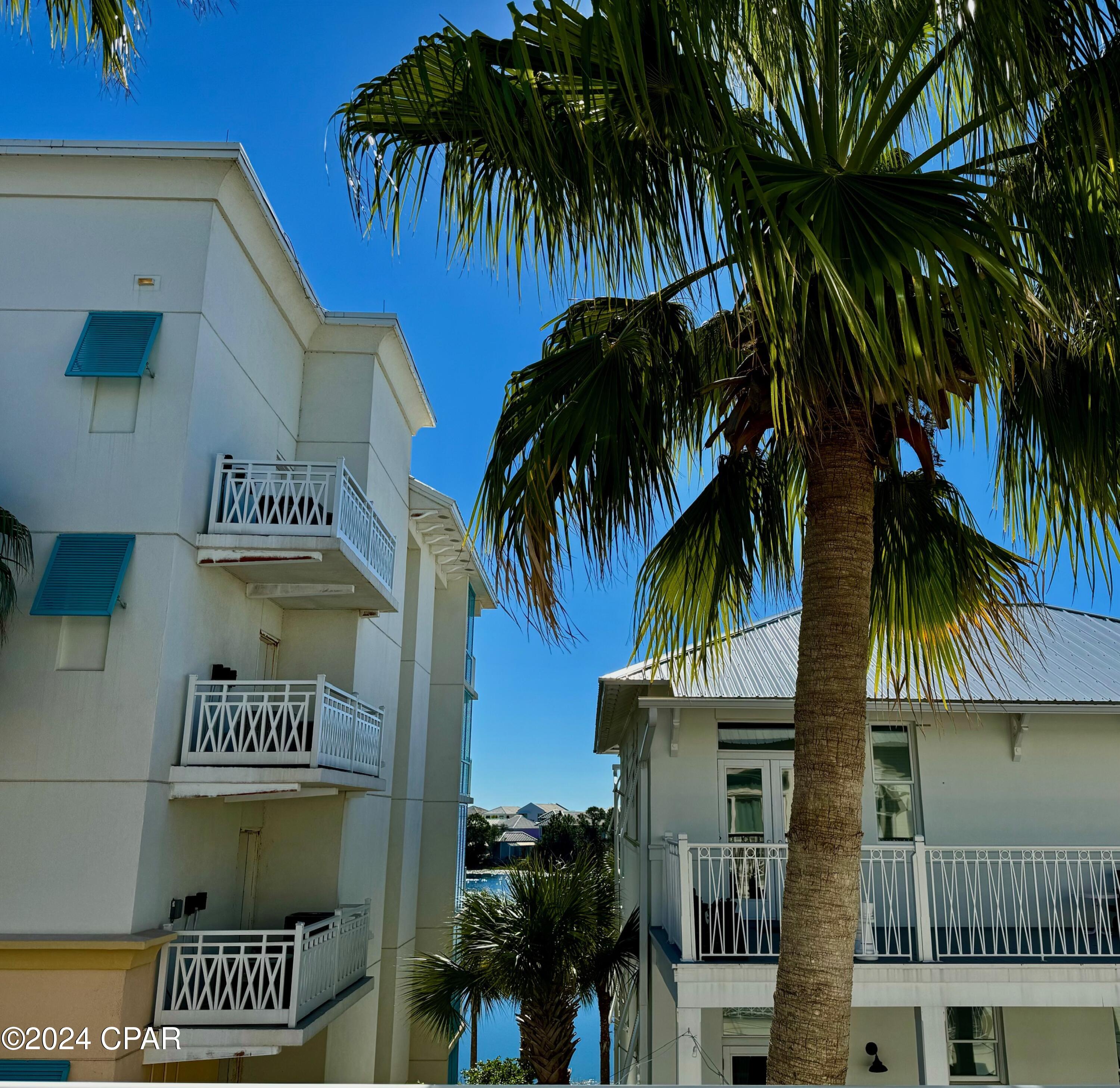 Listing photo id 17 for 111 Carillon Market Street 303