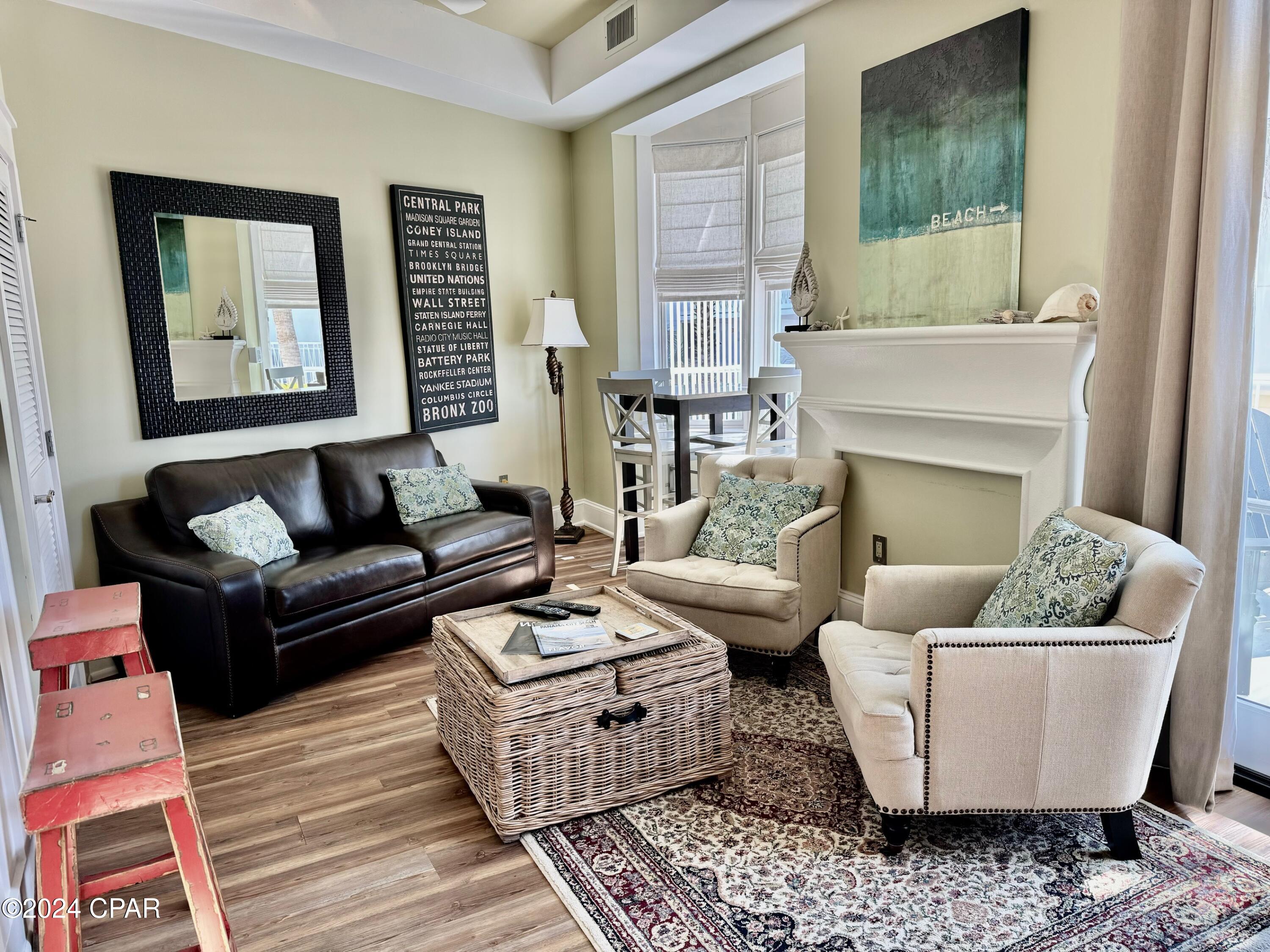 Listing photo id 6 for 111 Carillon Market Street 303