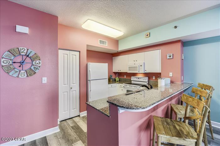 Image 3 For 9900 Thomas Drive 225