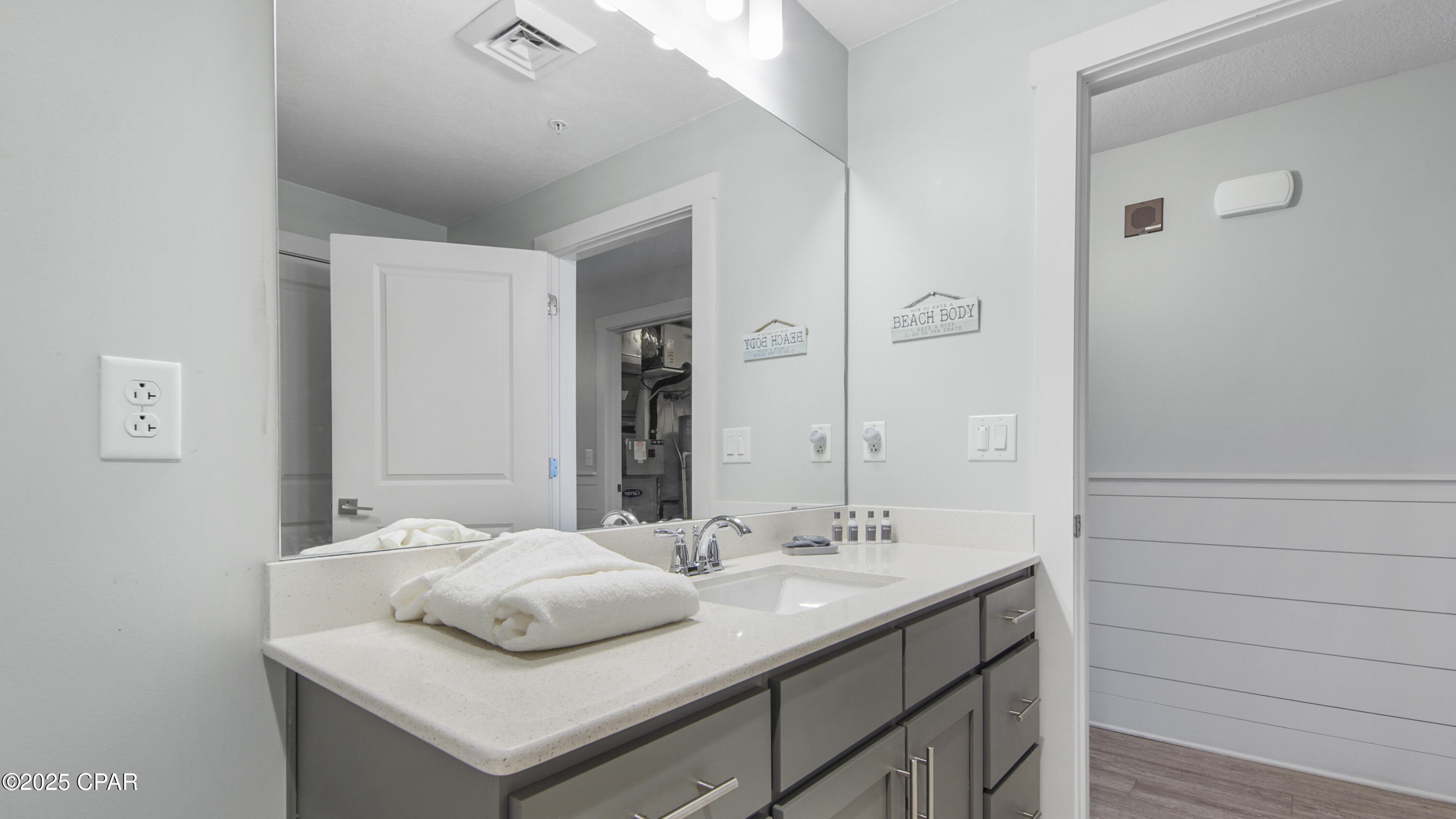 Image 29 For 15928 Front Beach Road 32202