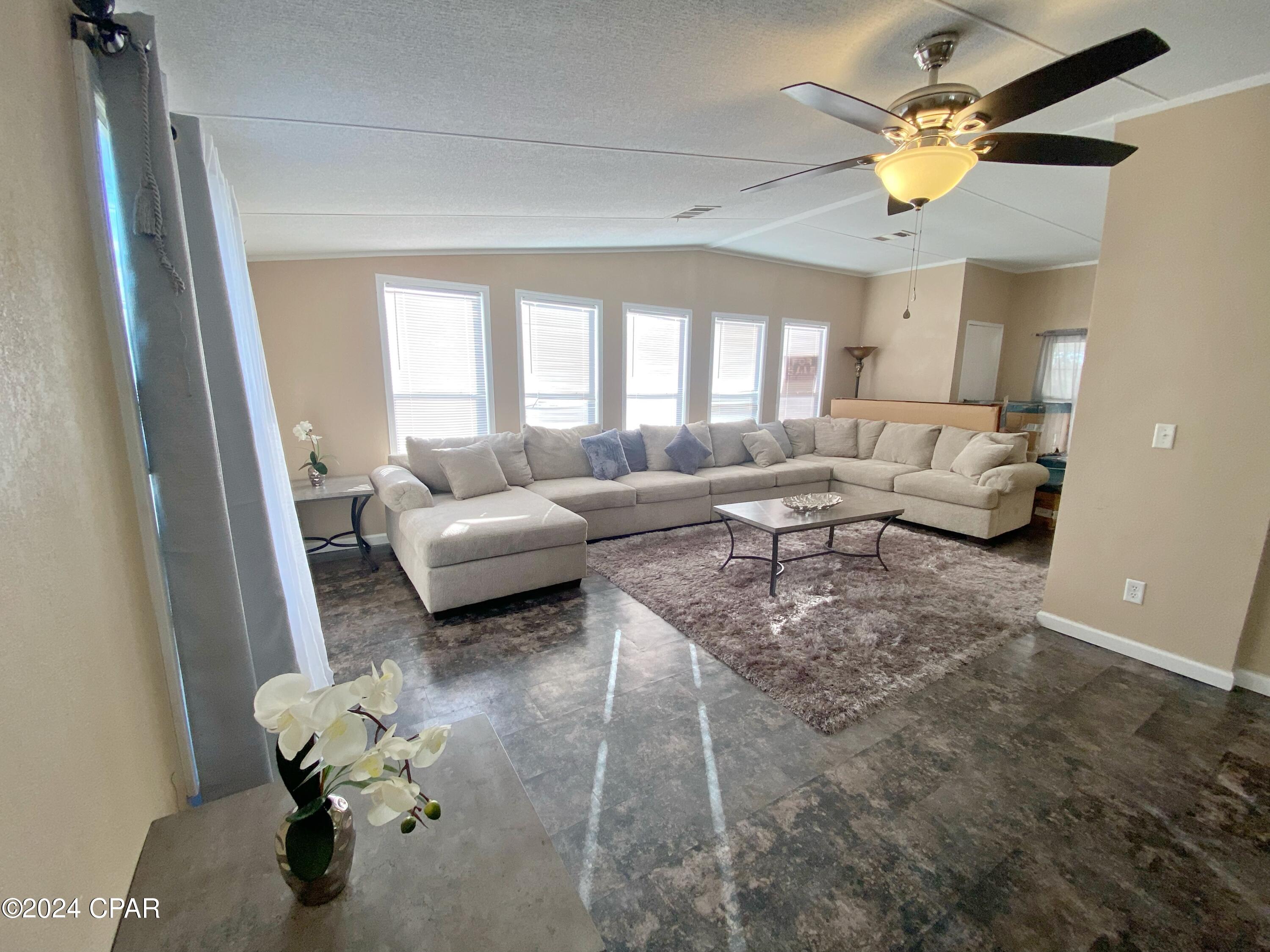 Image 4 For 7872 Hwy 90  