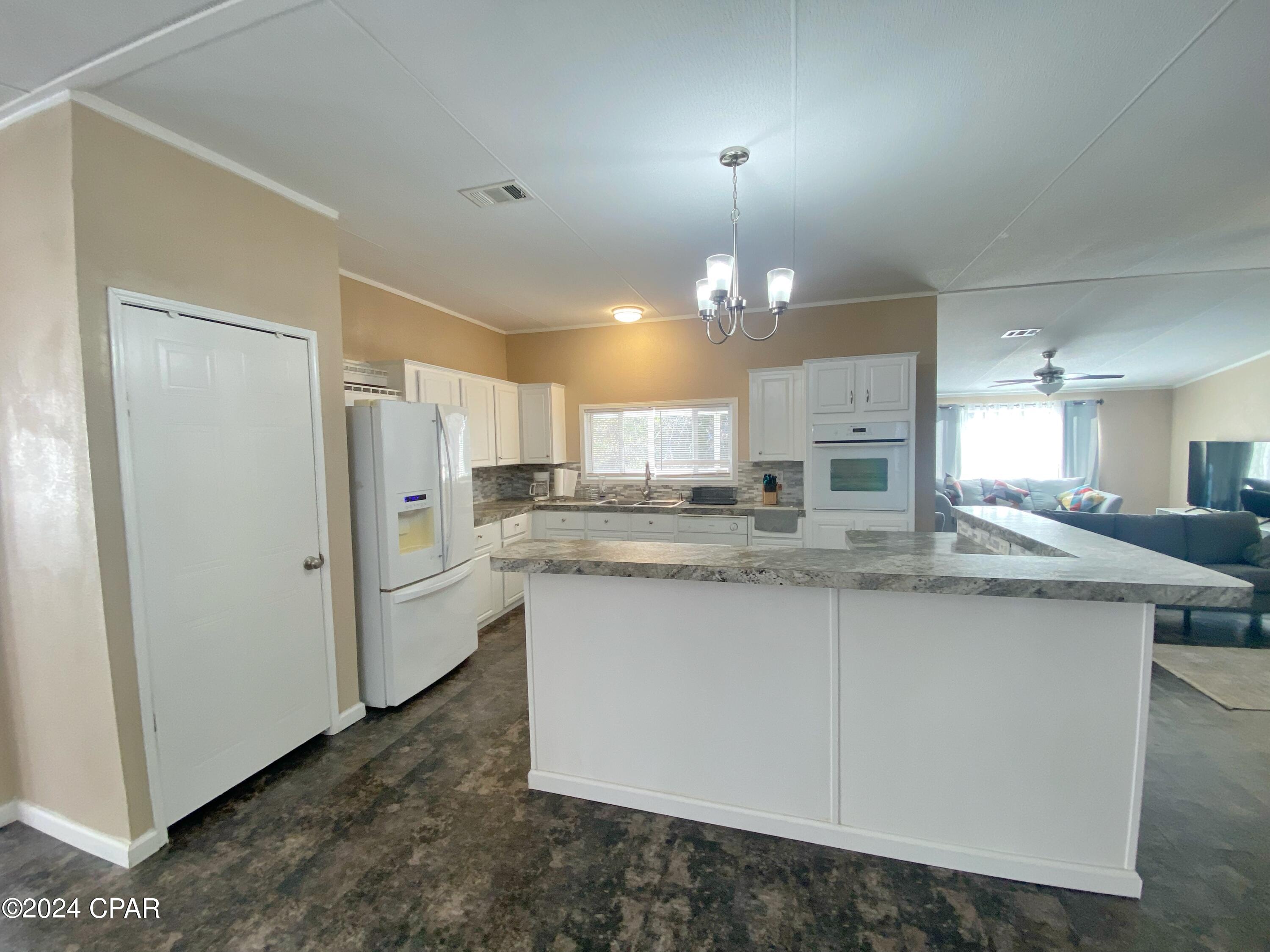 Image 7 For 7872 Hwy 90  