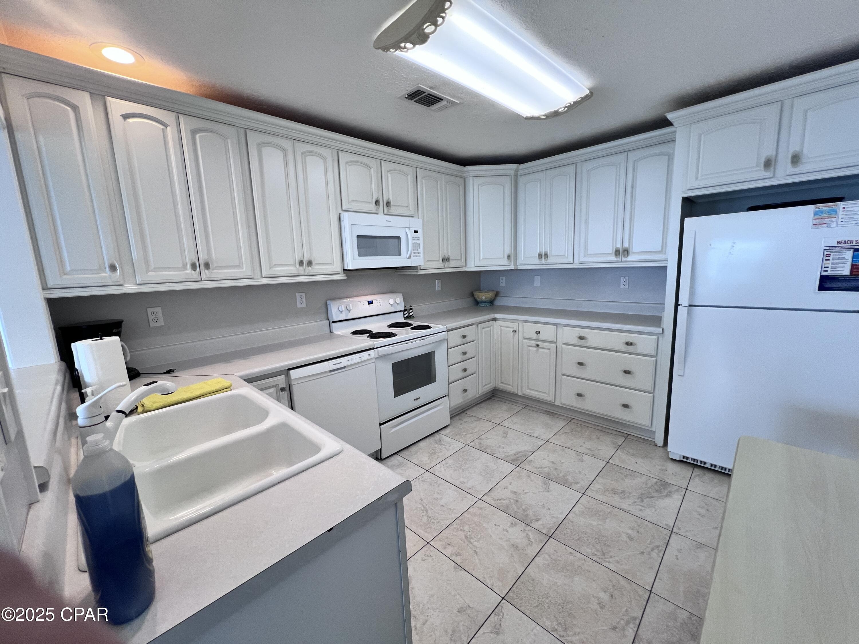 Image 6 For 16501 Front Beach Road