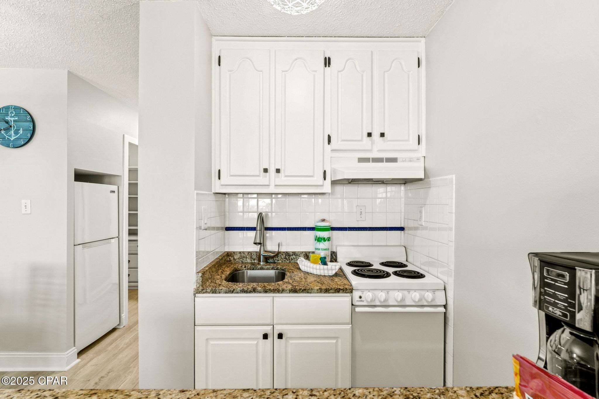 Image 10 For 8817 Thomas Drive A306