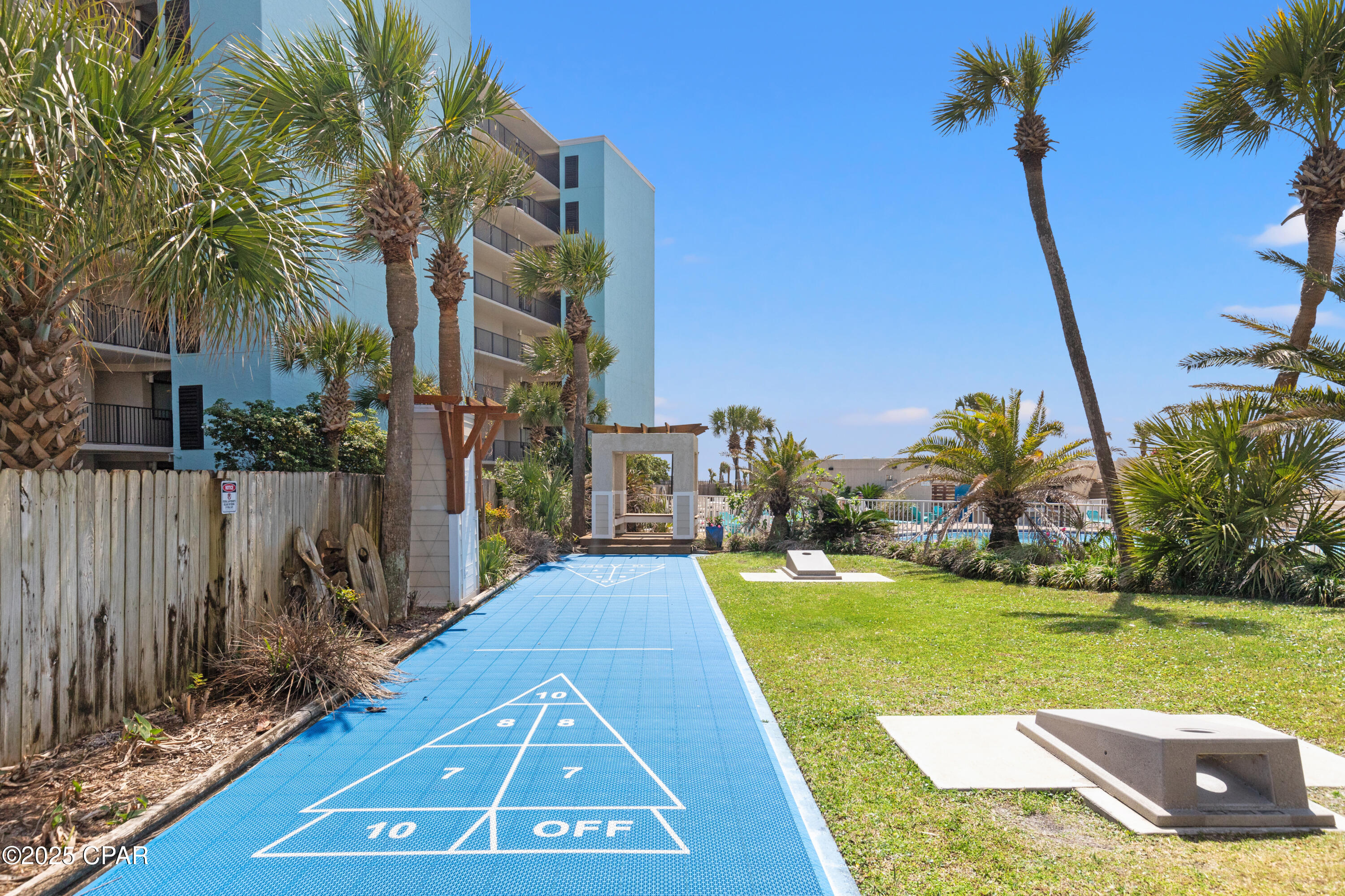 Image 19 For 8817 Thomas Drive A306