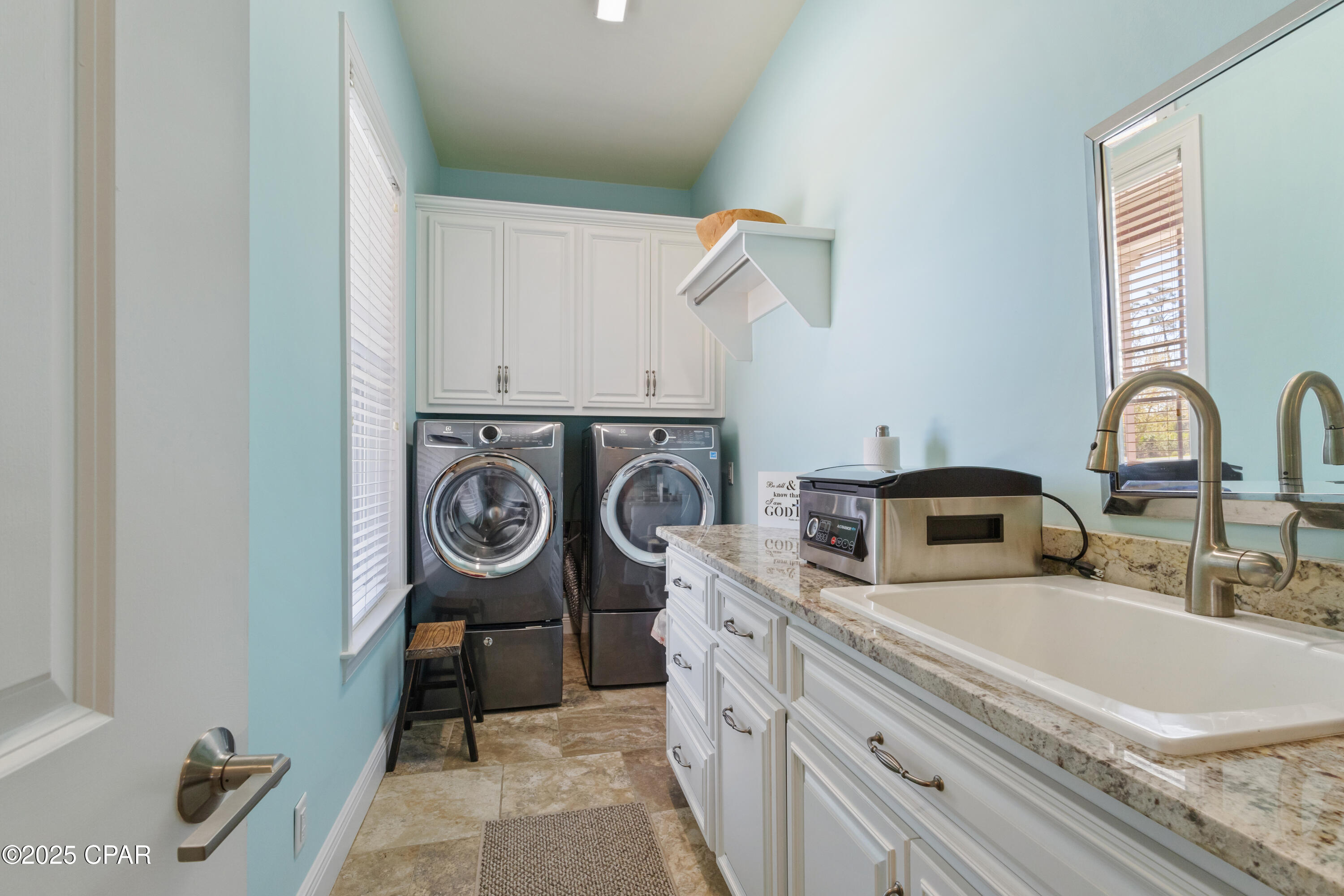 Image 36 For 4301 Transmitter Road