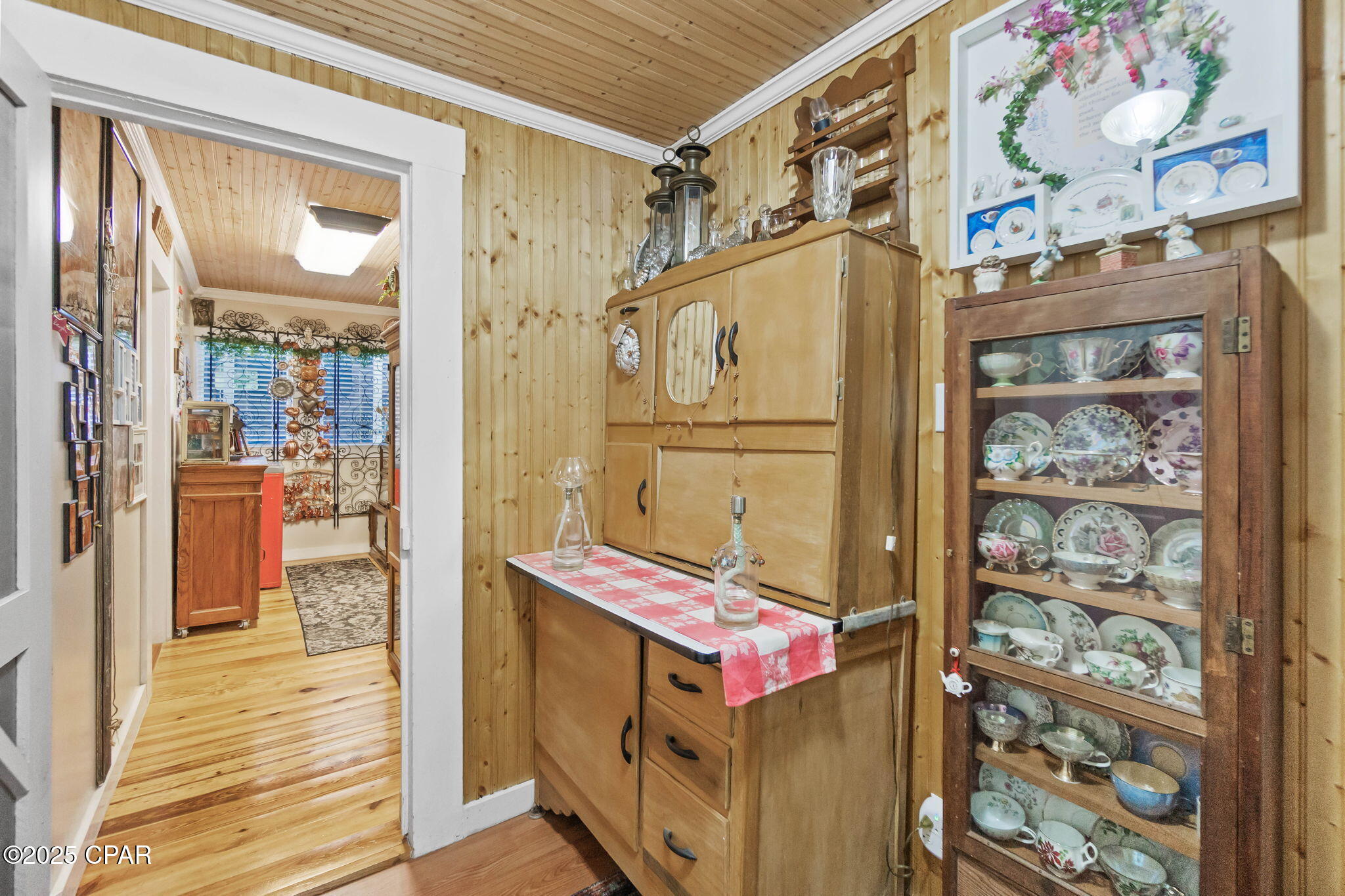 Image 18 For 1748 Georgia Street