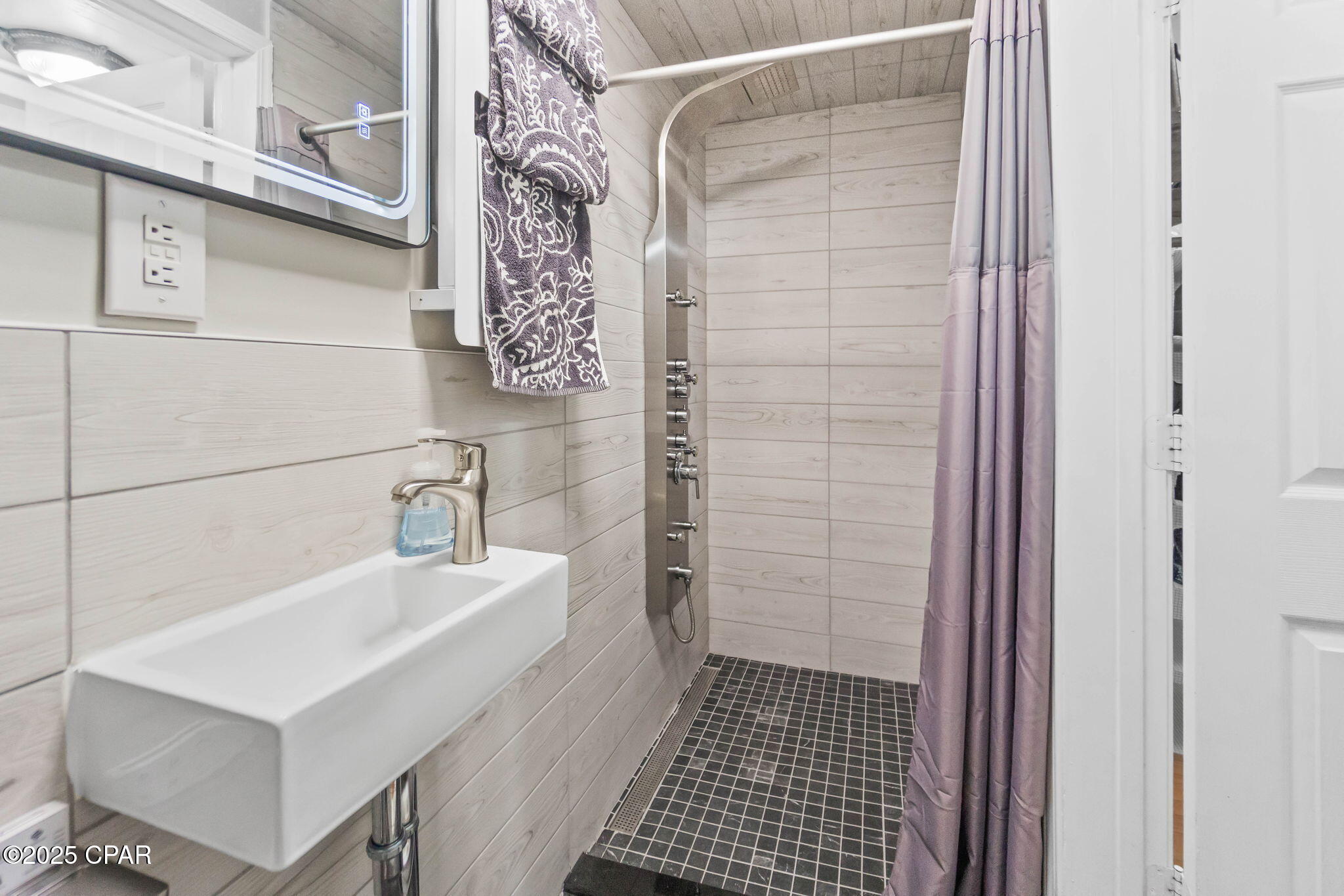 Image 20 For 1748 Georgia Street