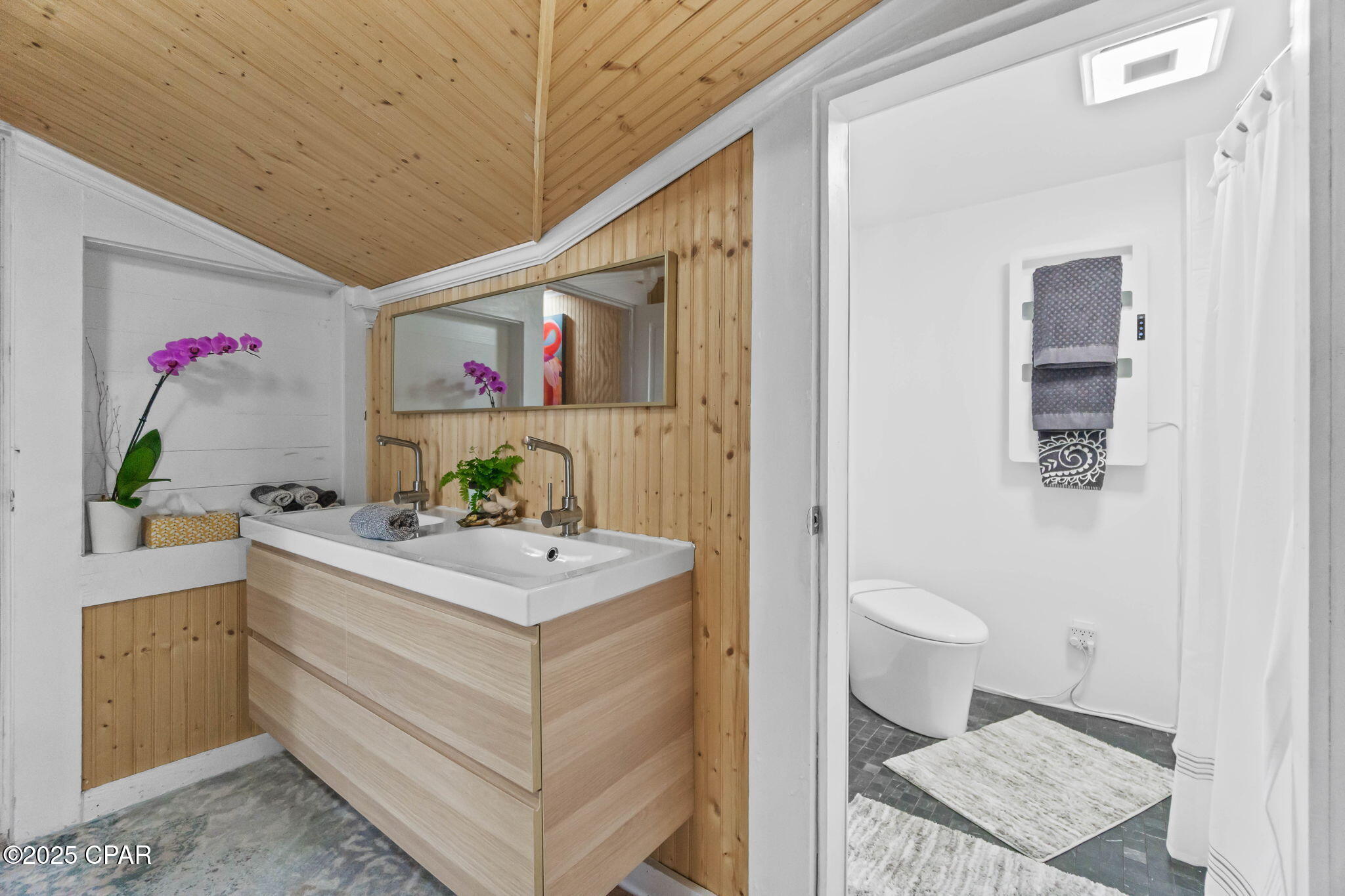 Image 23 For 1748 Georgia Street