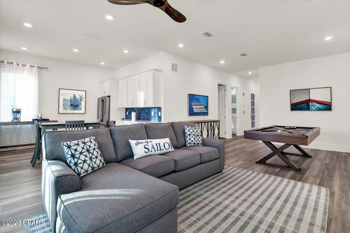 Listing photo id 11 for 13659 Front Beach Road