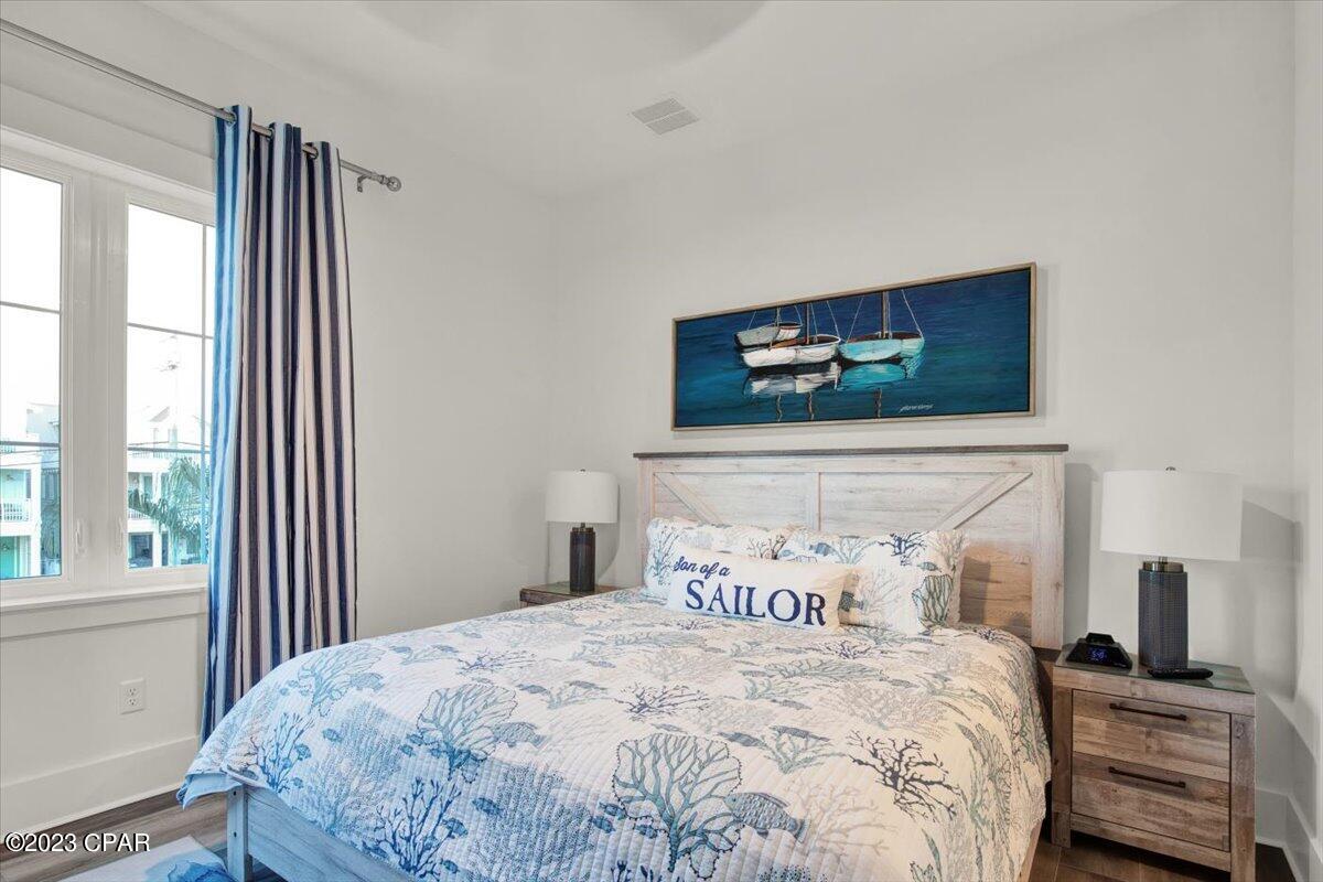 Listing photo id 19 for 13659 Front Beach Road