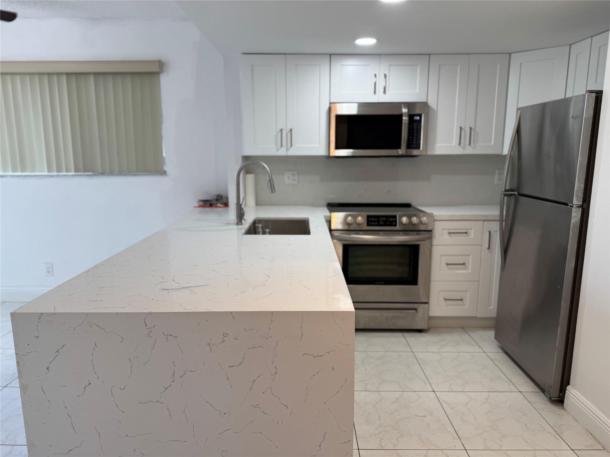 Homes for sale in Tamarac, FL | 8031 Lagos De Campo Blvd #L-3, Tamarac, FL 33321 | MLS# F10521257