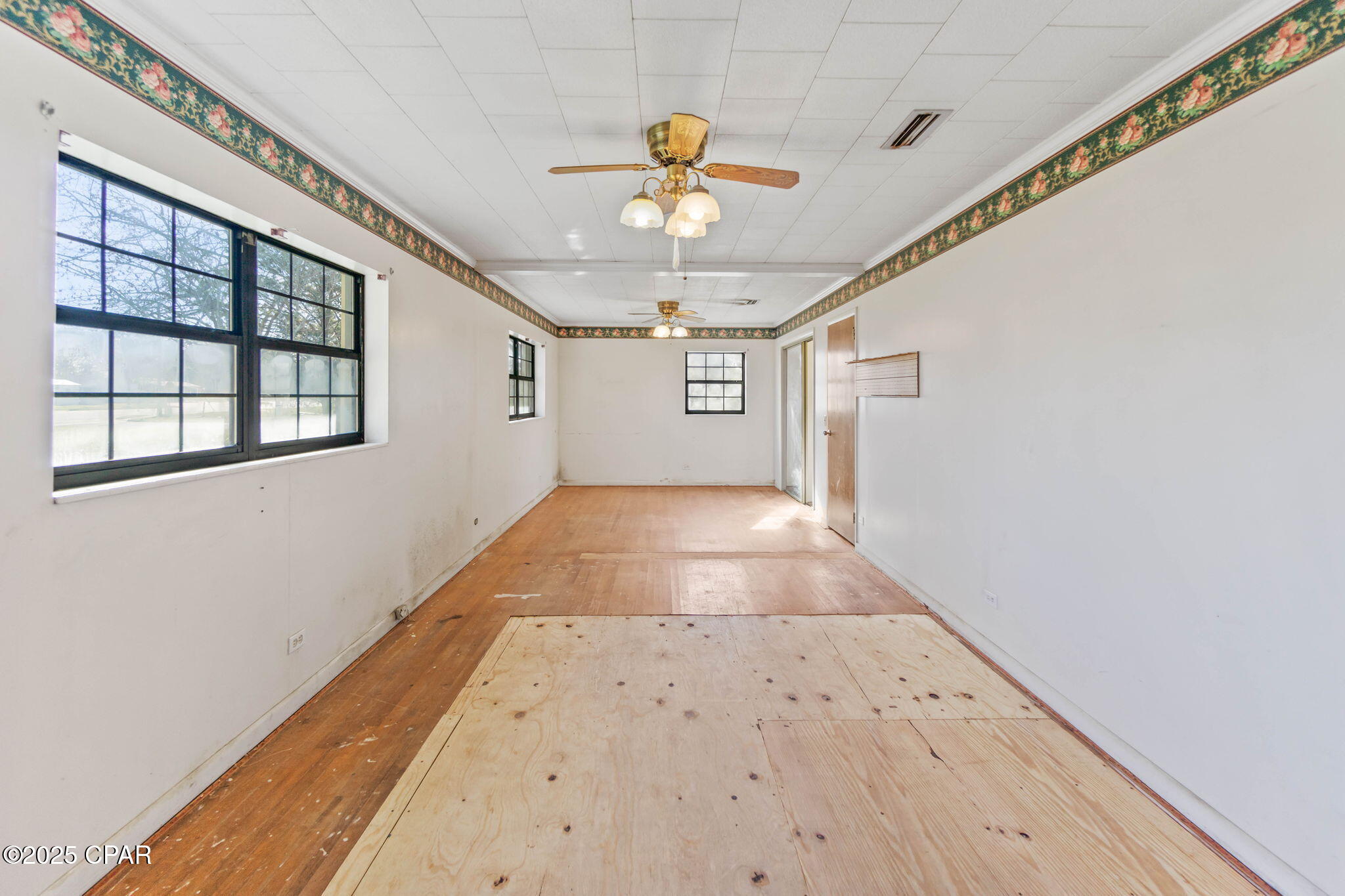 Image 20 For 1370 Jackson Avenue