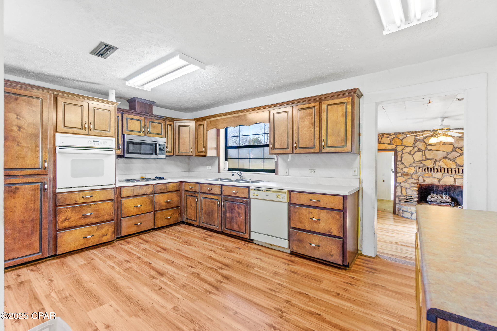 Image 6 For 1370 Jackson Avenue