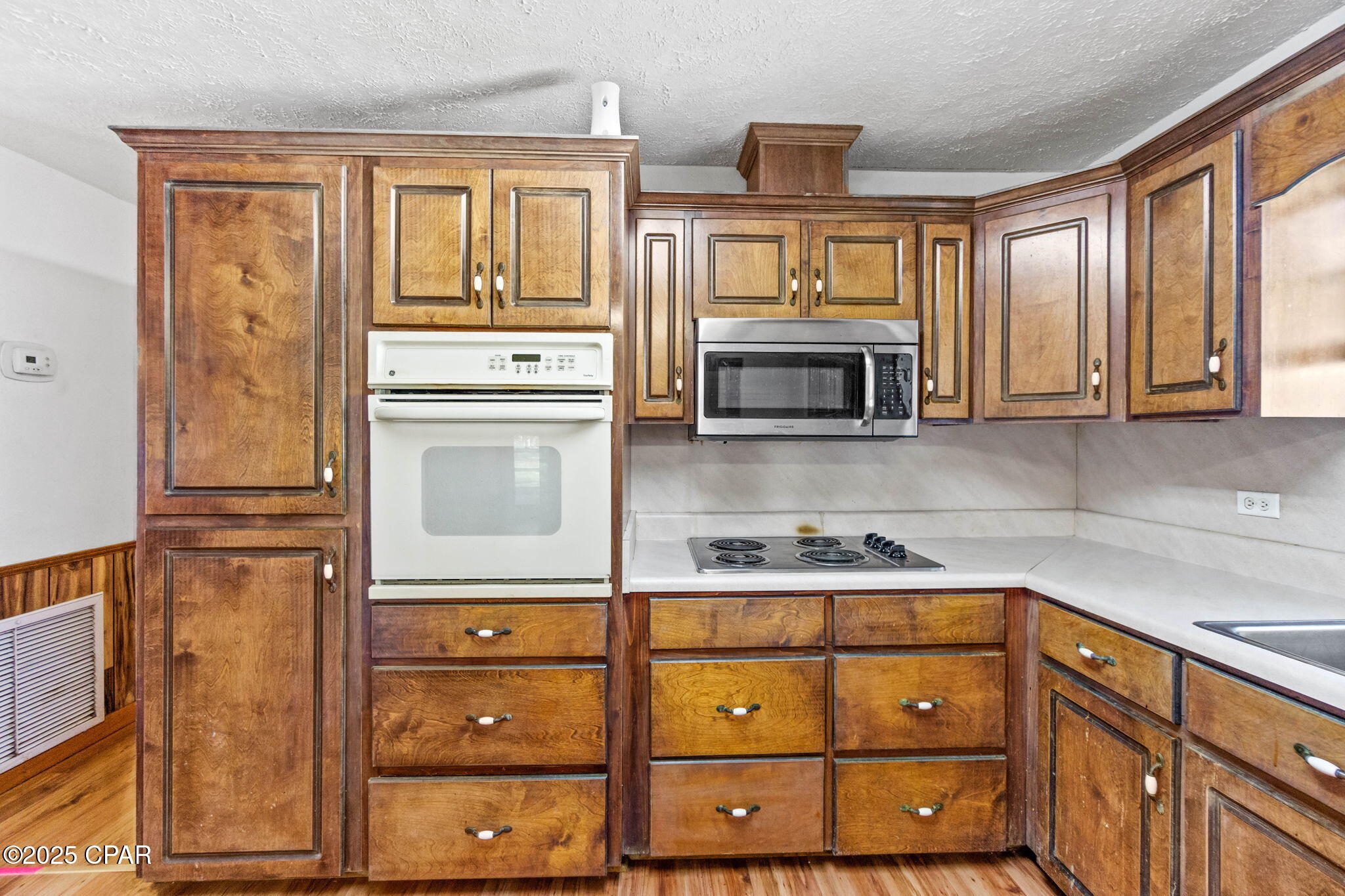 Image 8 For 1370 Jackson Avenue