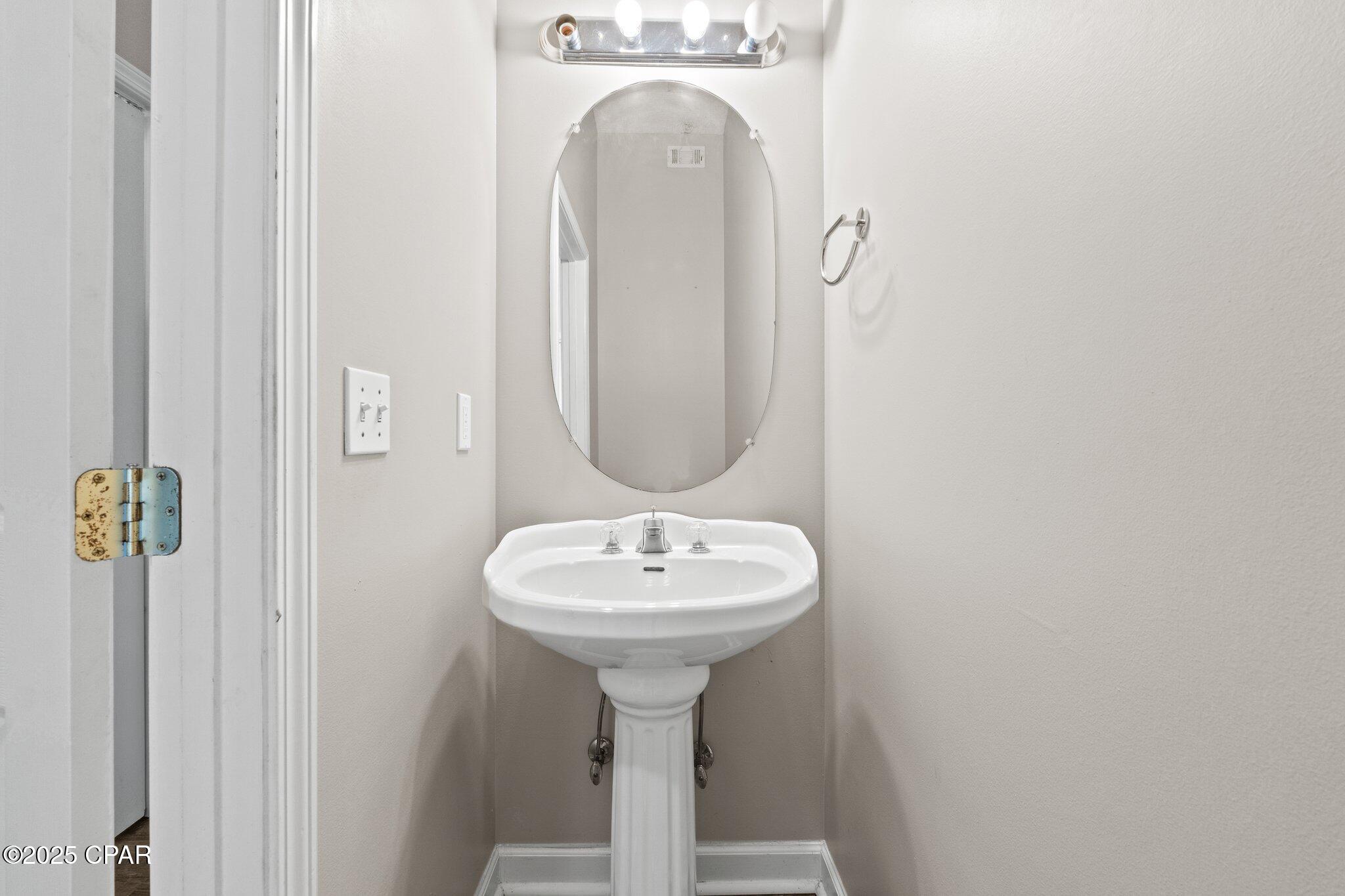 Listing photo id 11 for 5116 Blue Harbor Drive