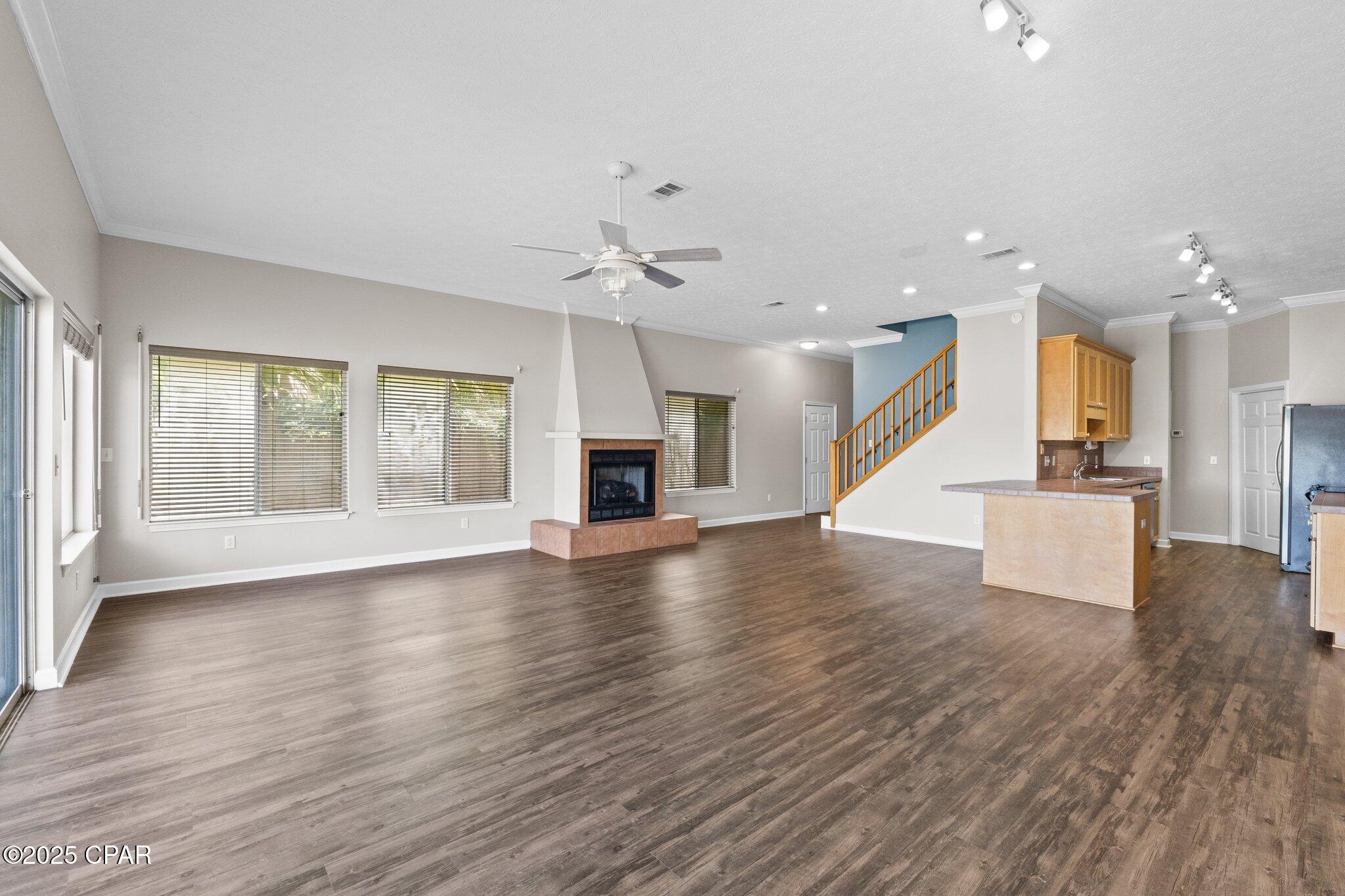 Listing photo id 6 for 5116 Blue Harbor Drive