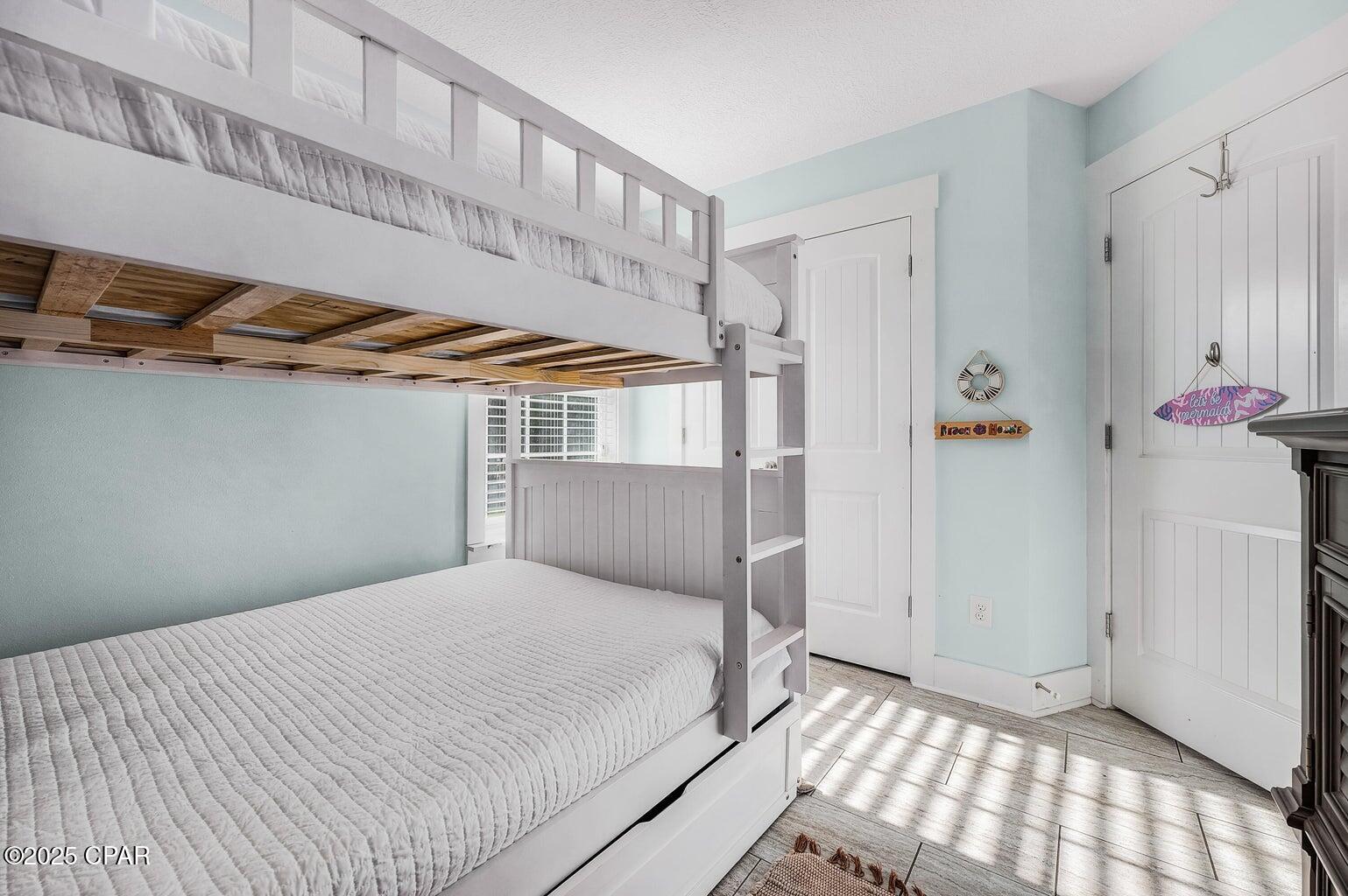 Image 29 For 22520 Hilltop Avenue