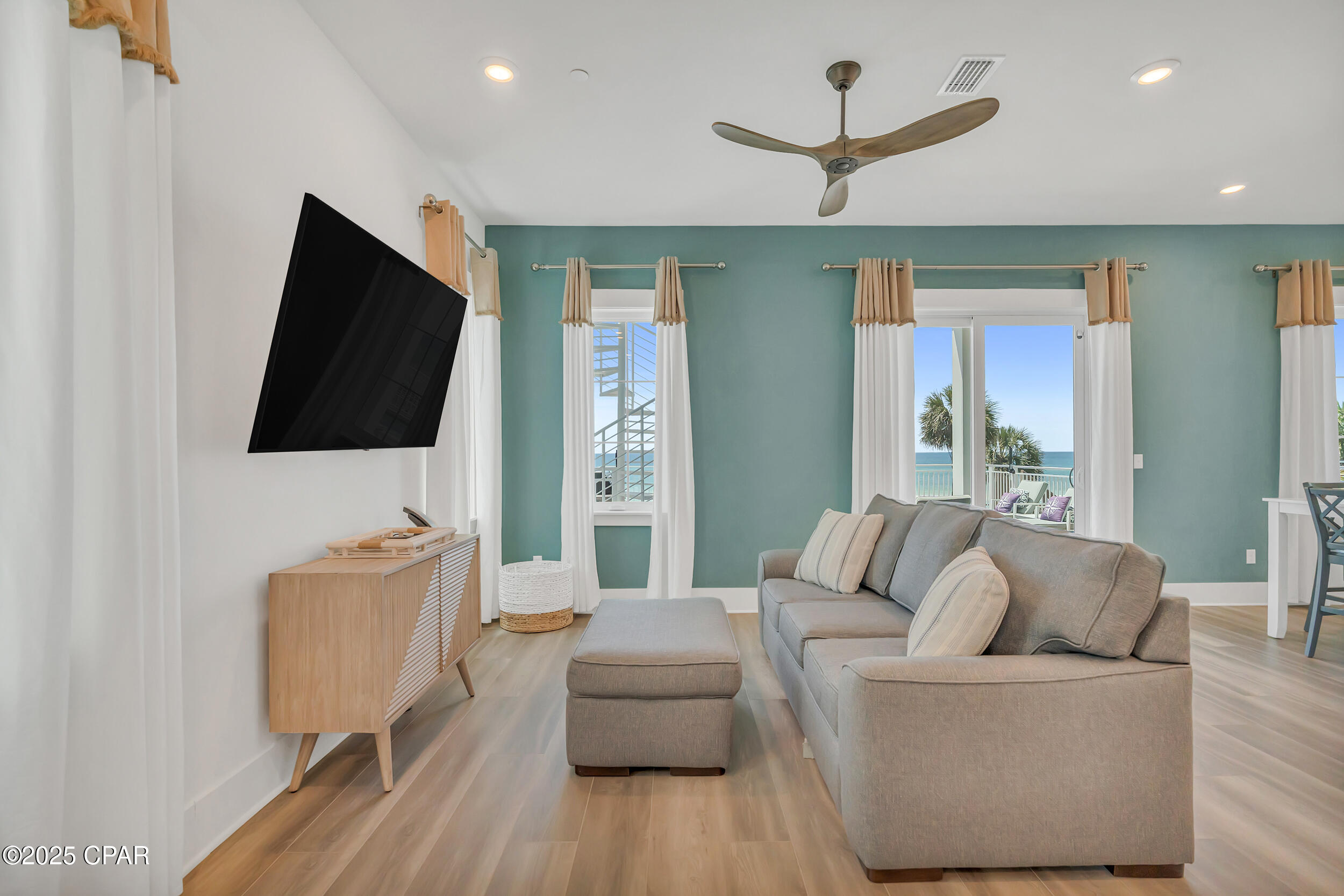 Listing photo id 35 for 13643 Front Beach Road