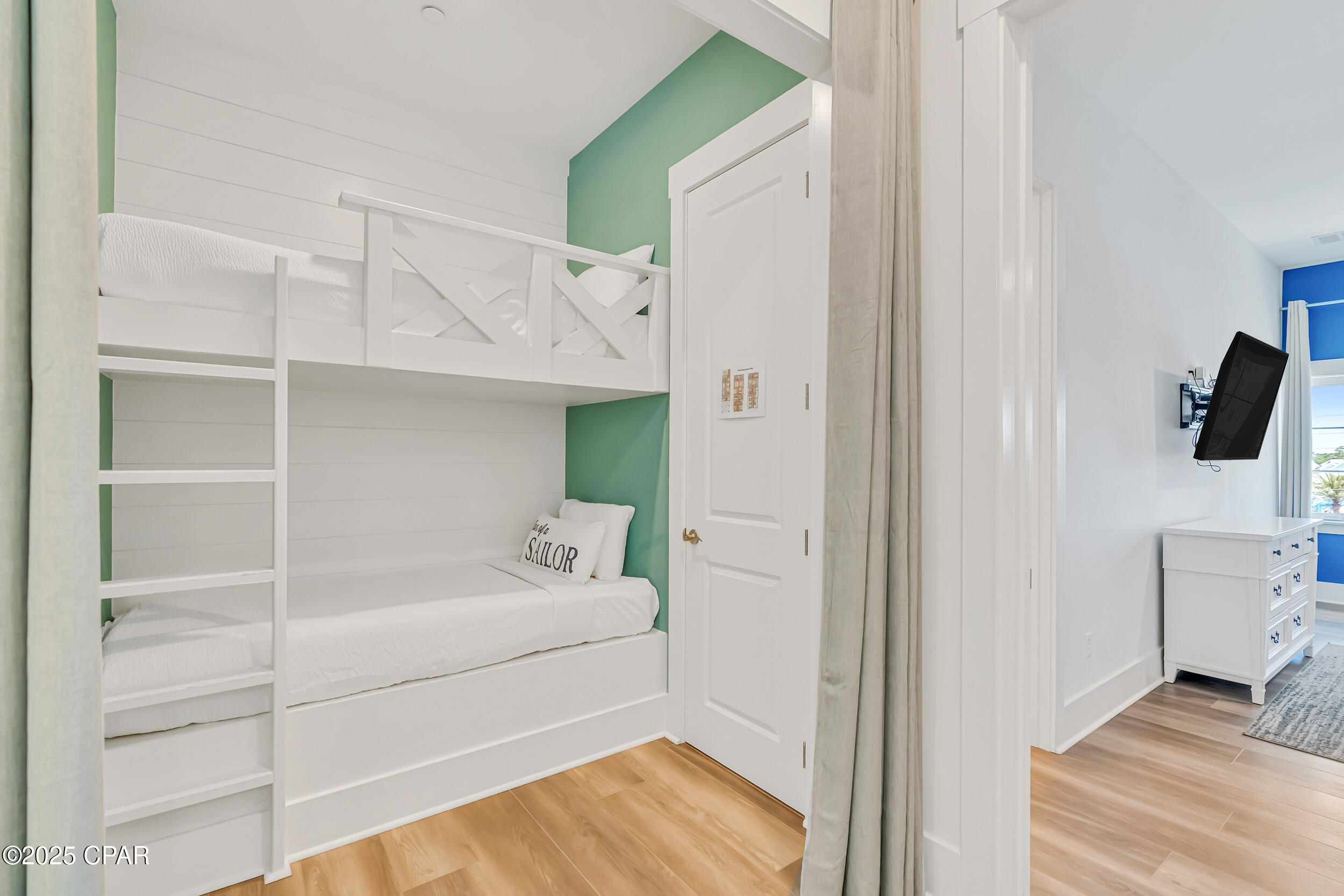 Listing photo id 67 for 13643 Front Beach Road