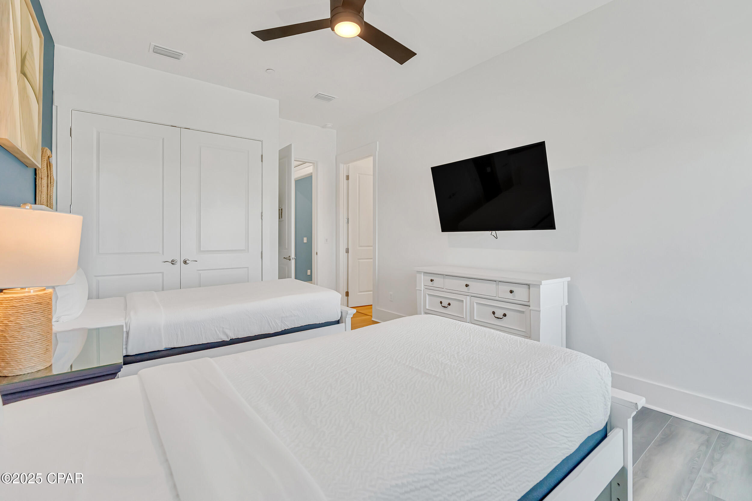 Listing photo id 70 for 13643 Front Beach Road