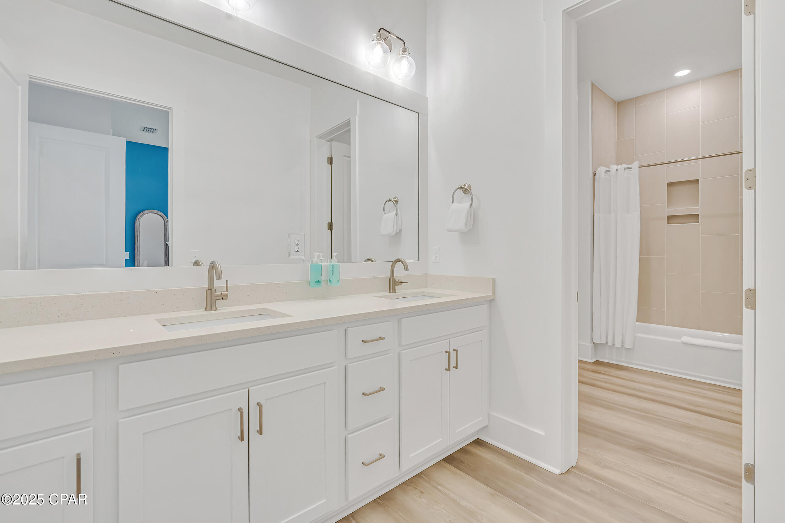 Listing photo id 71 for 13643 Front Beach Road