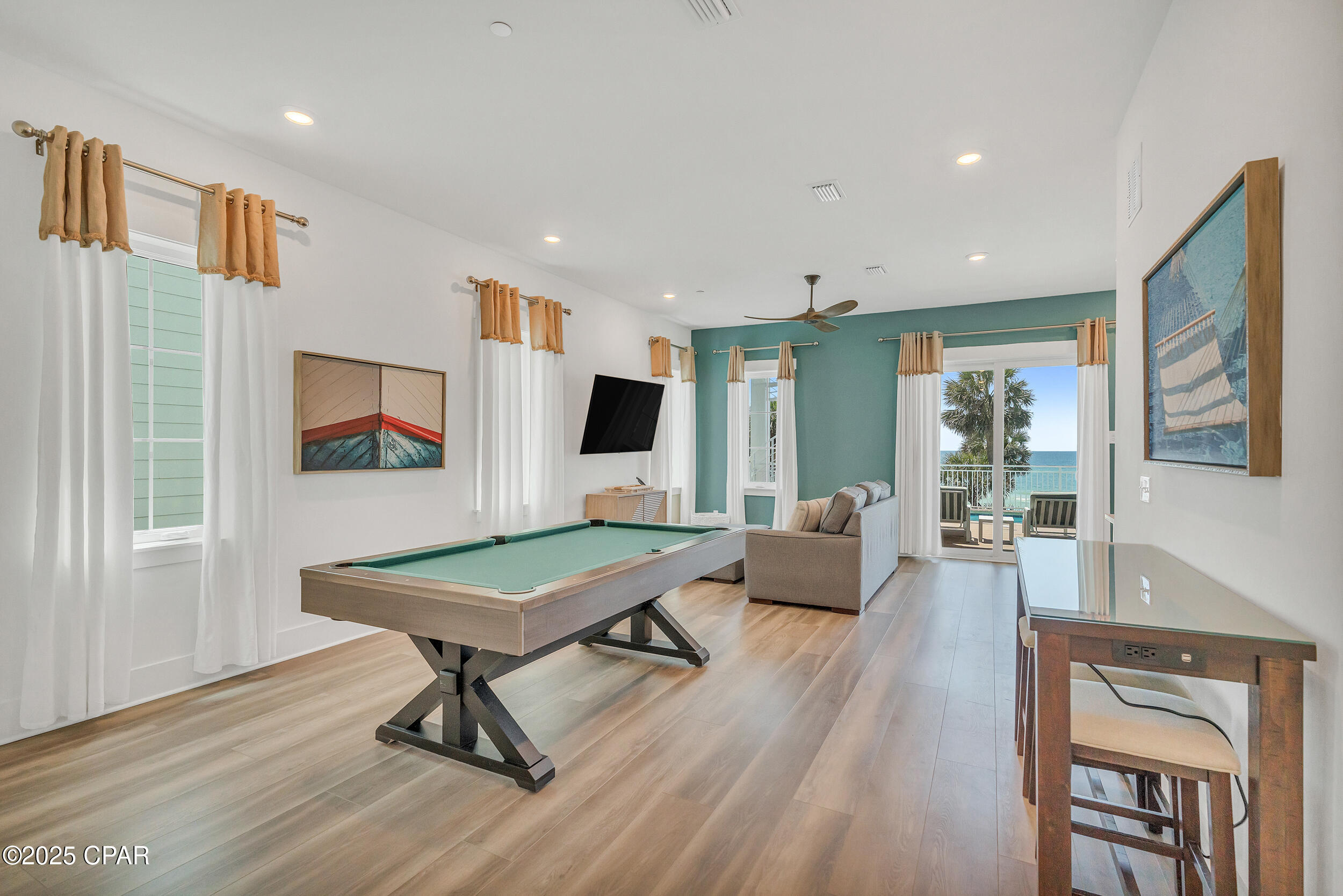 Listing photo id 9 for 13643 Front Beach Road