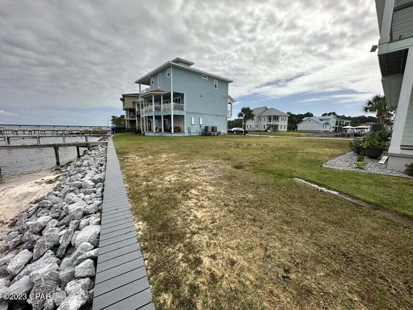 Listing photo id 6 for 1758 Stanford Road