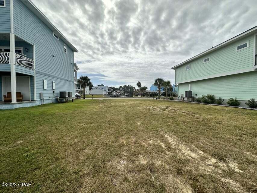 Listing photo id 7 for 1758 Stanford Road