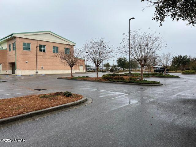 Listing photo id 17 for 533 11th Street Street