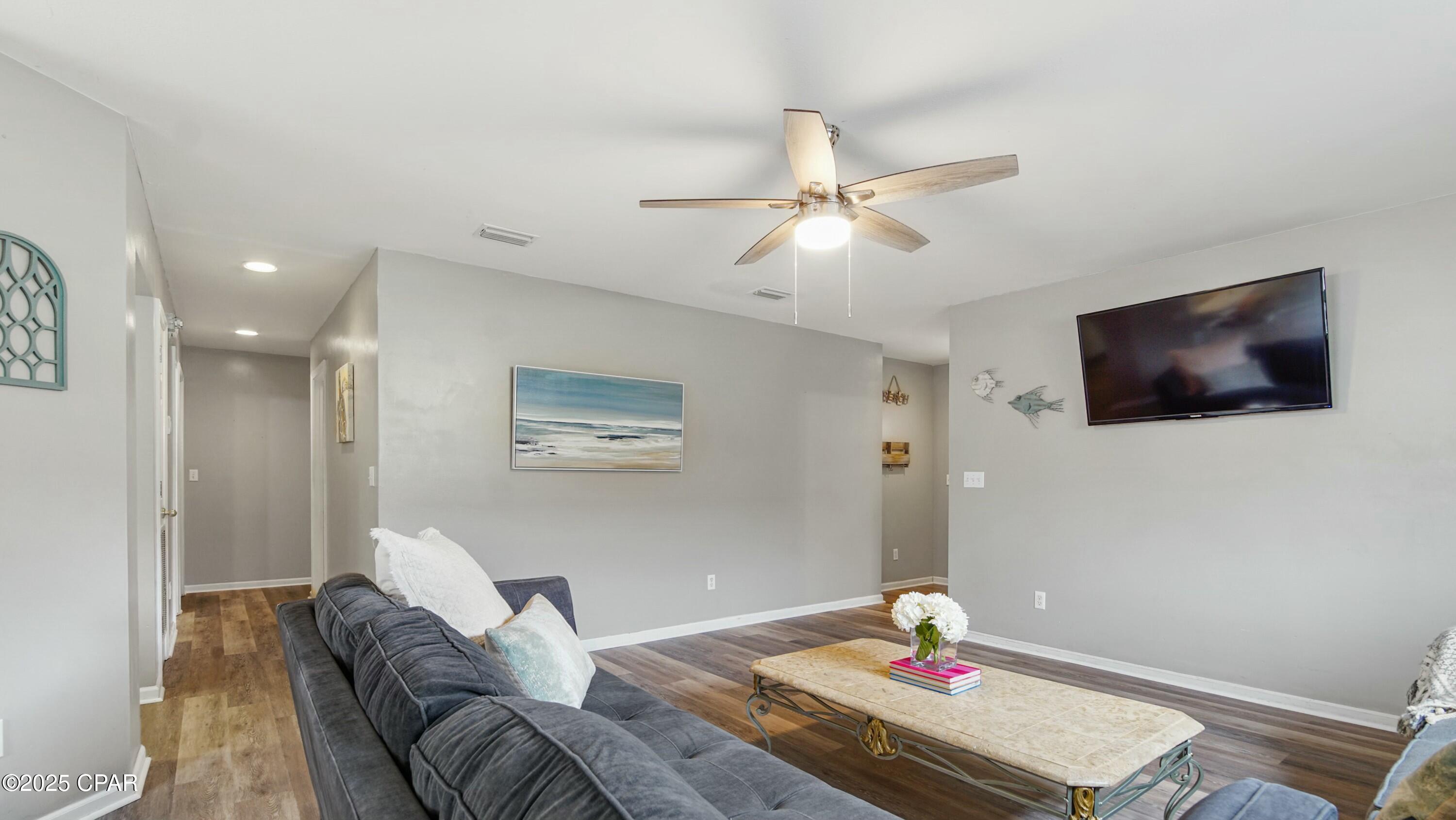 Image 7 For 21506 Dolphin Avenue