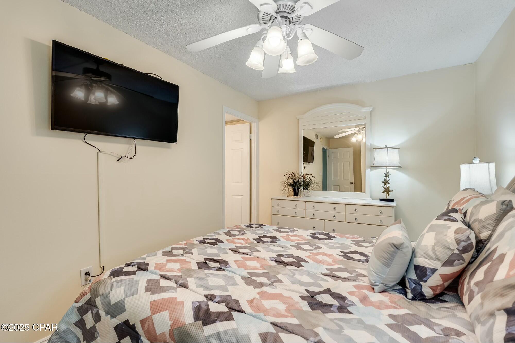 Image 7 For 8815 Thomas  305