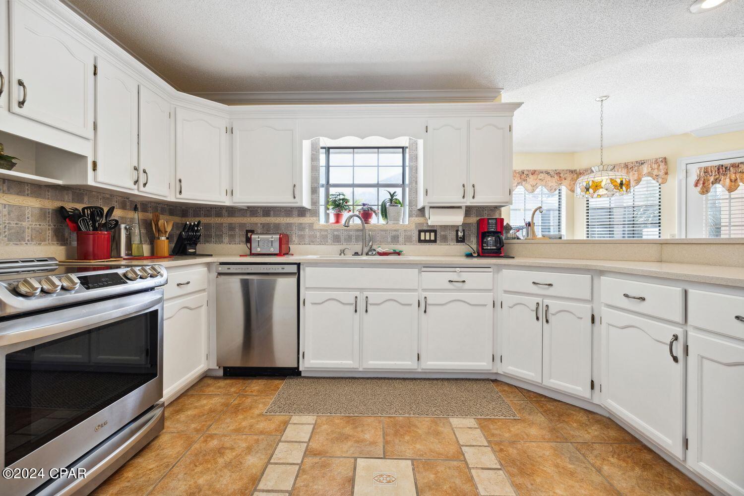 117 Hombre Circle, Panama City Beach, FL 32407 thumbnail, photo 10 of 37