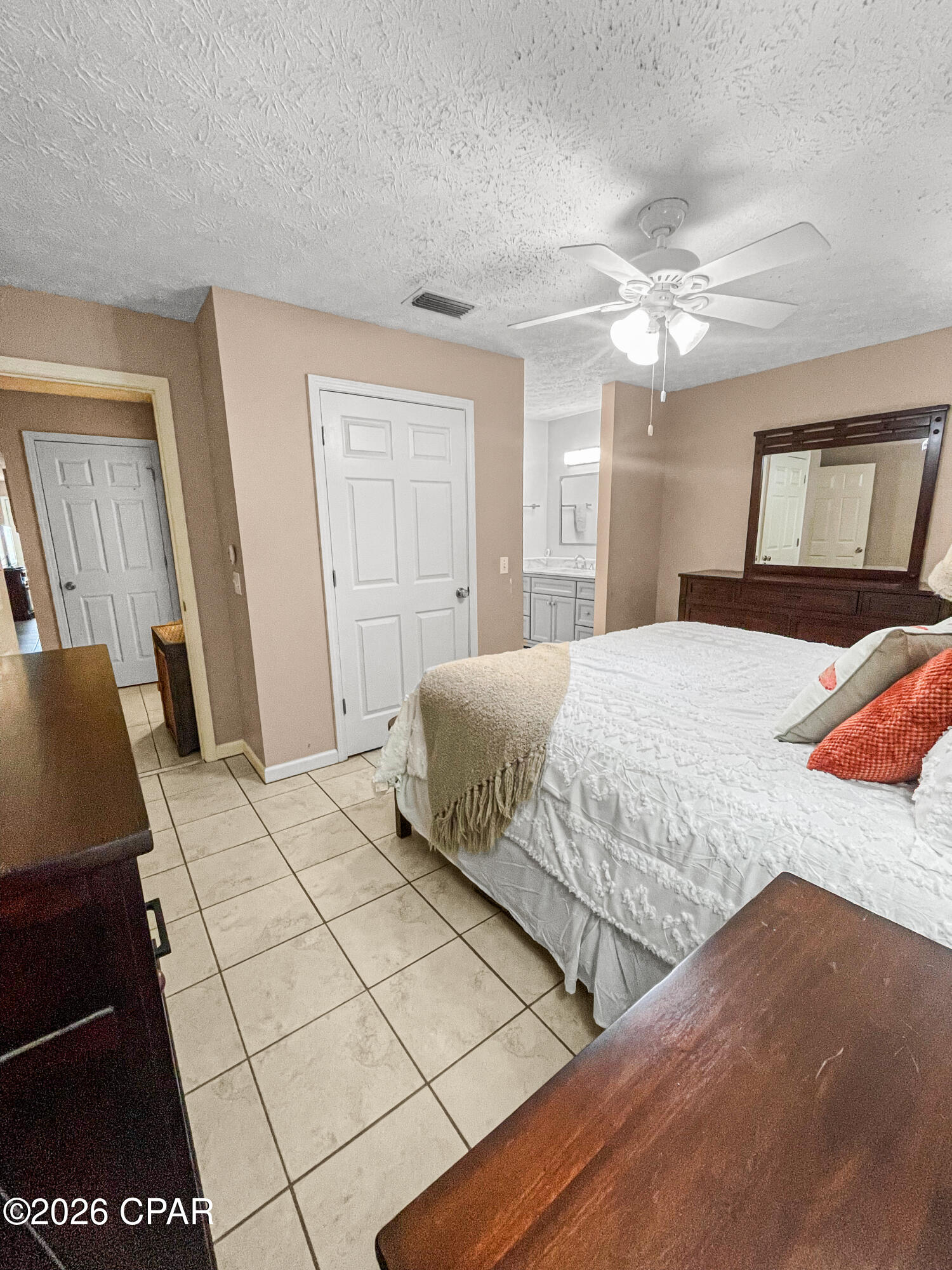 Image 22 For 17462 Front Beach  60202