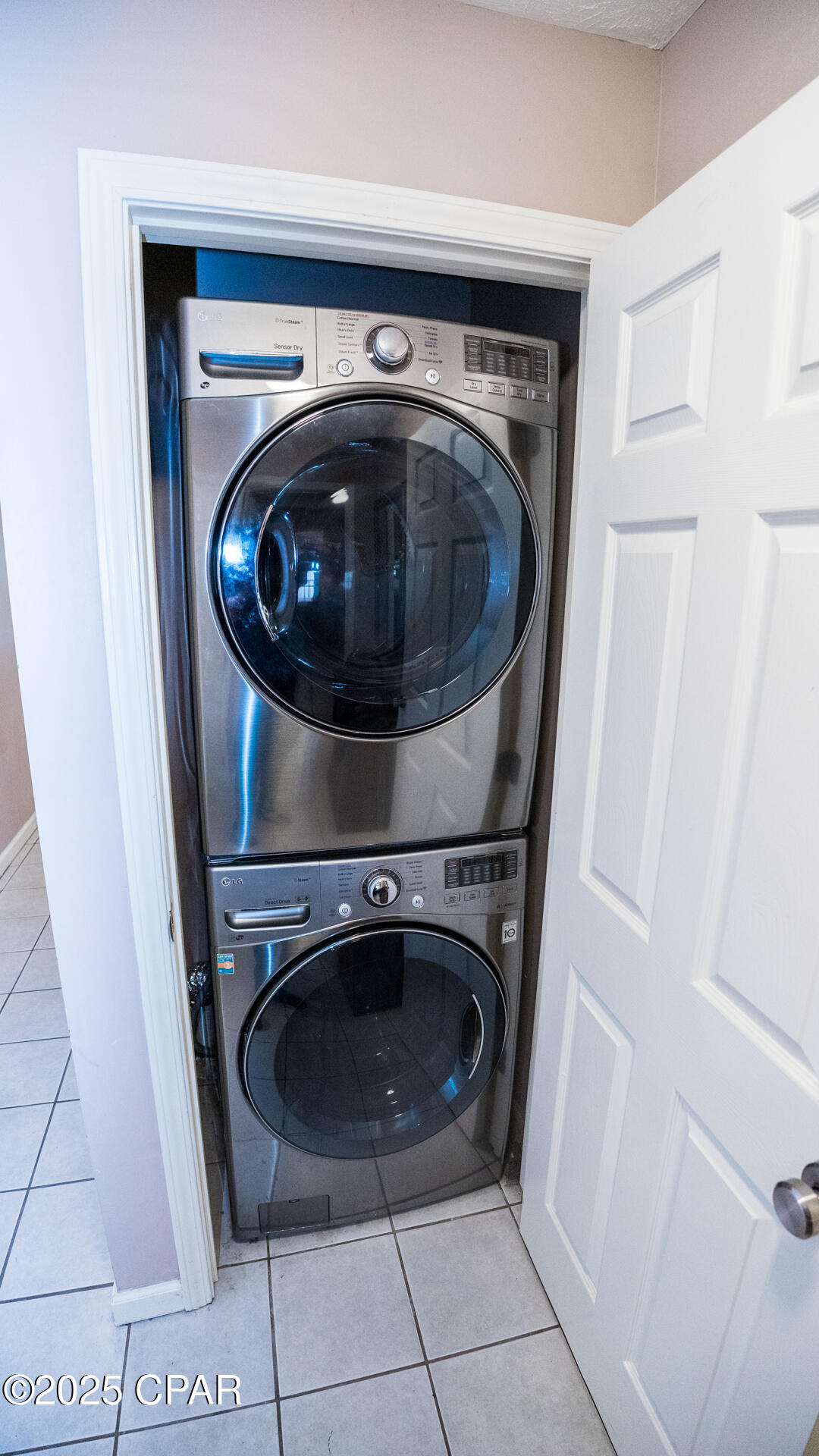 Image 9 For 17462 Front Beach  60202