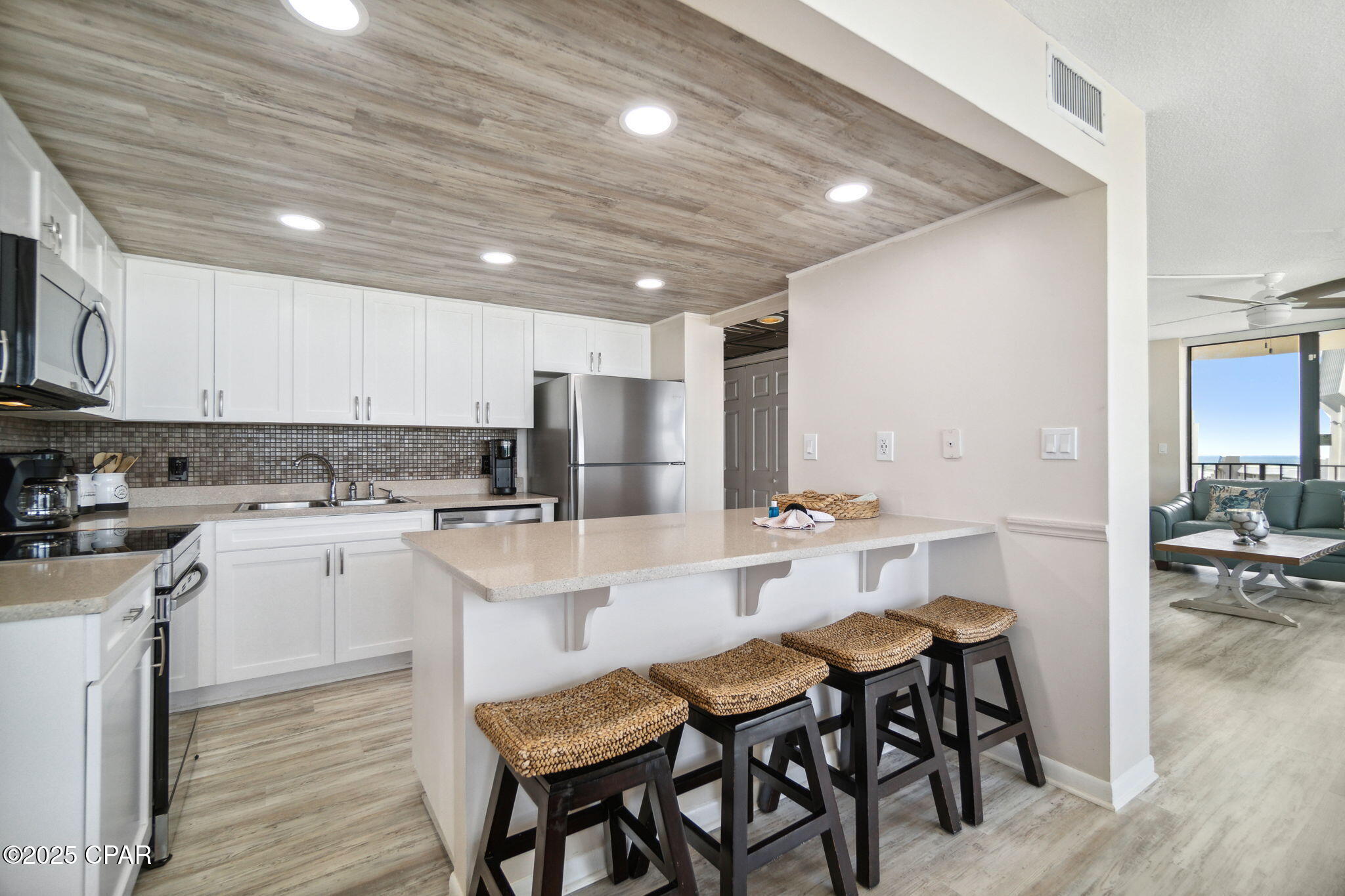 Image 8 For 11483 Front Beach Road 1001