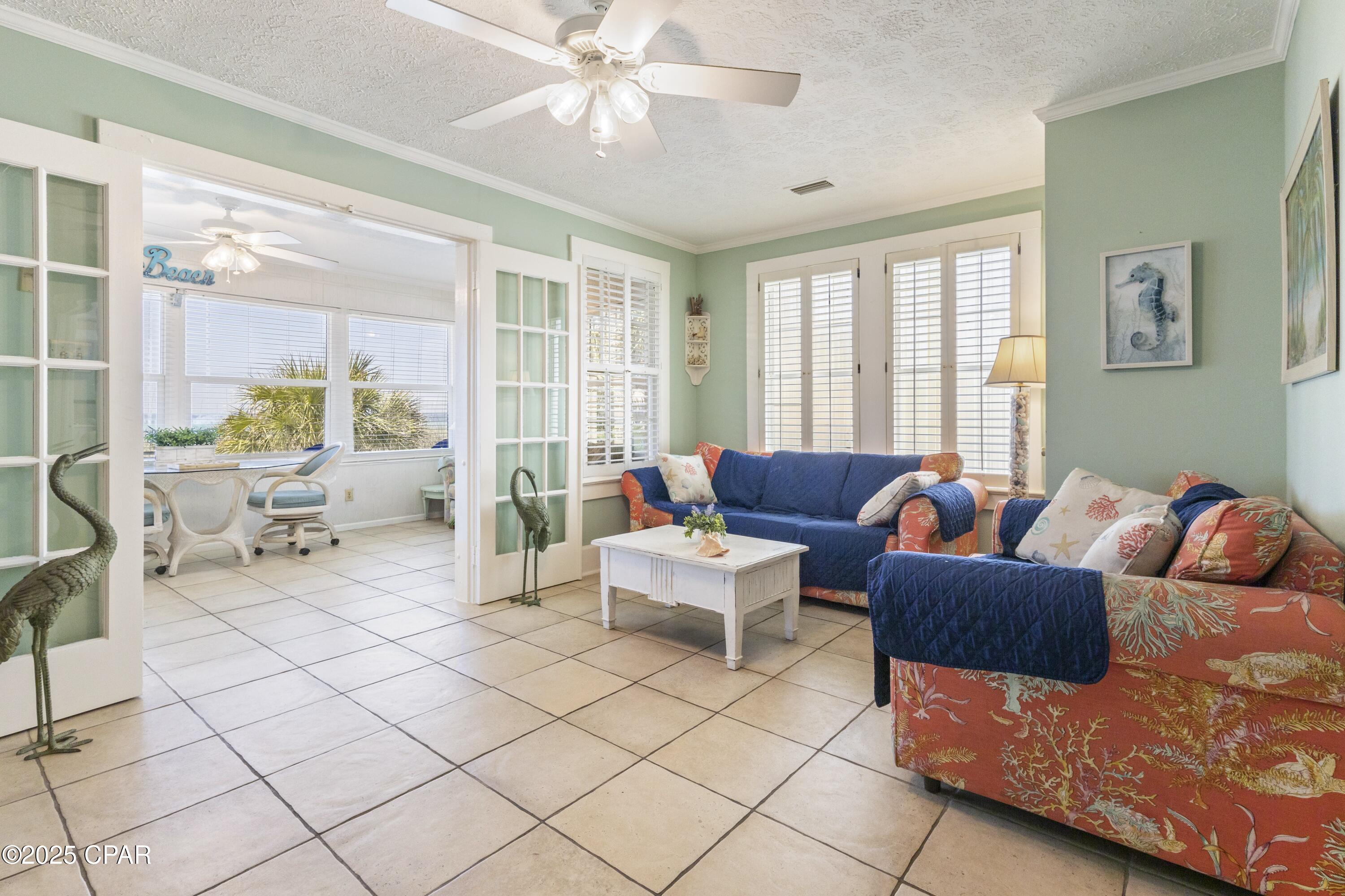 Listing photo id 11 for 13315 Oleander Drive