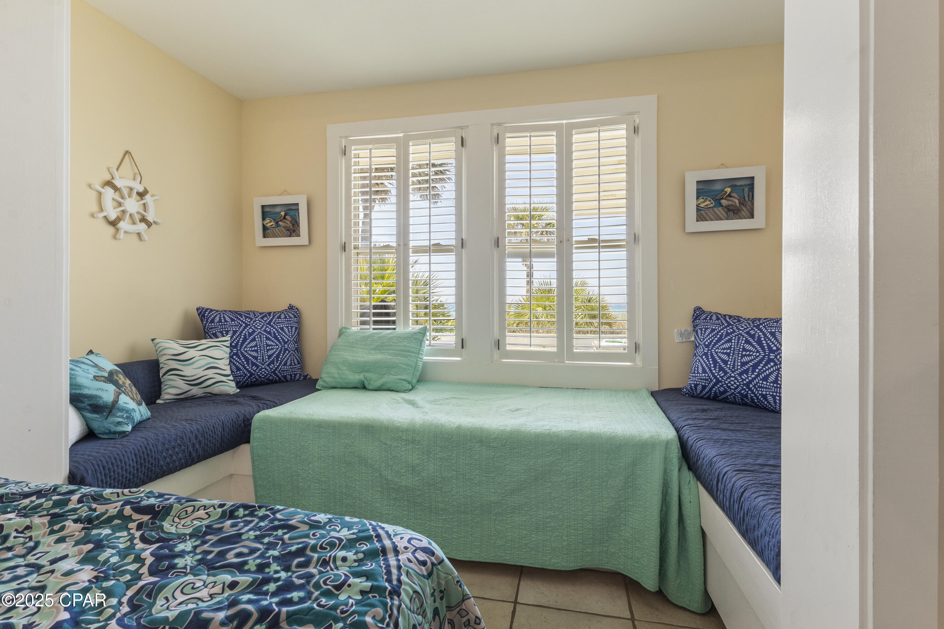 Listing photo id 15 for 13315 Oleander Drive