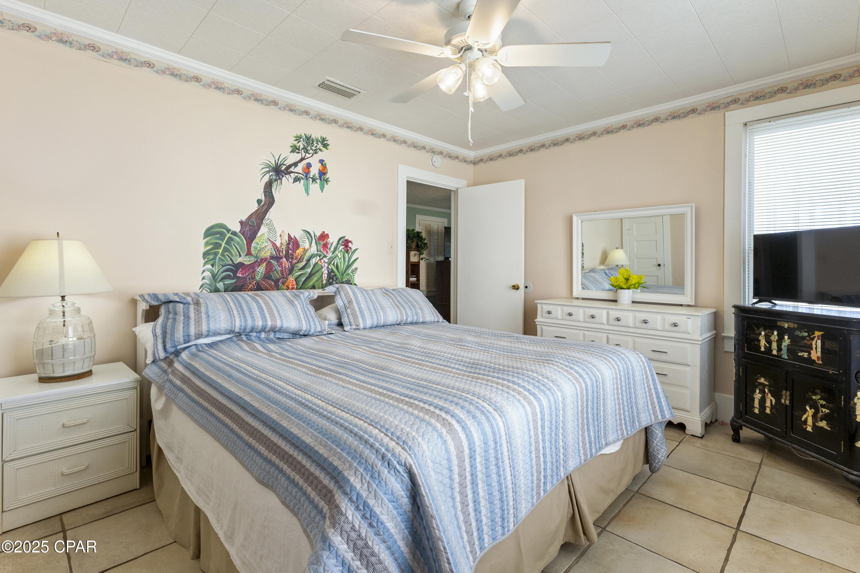 Listing photo id 18 for 13315 Oleander Drive