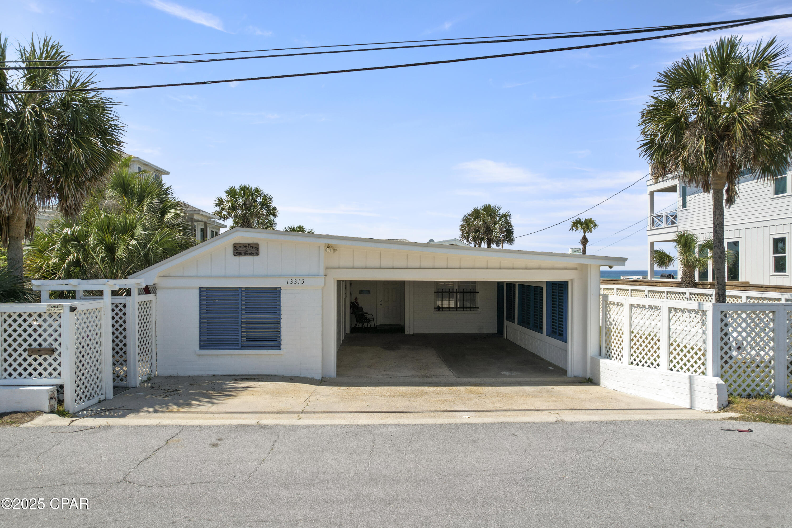 Listing photo id 20 for 13315 Oleander Drive