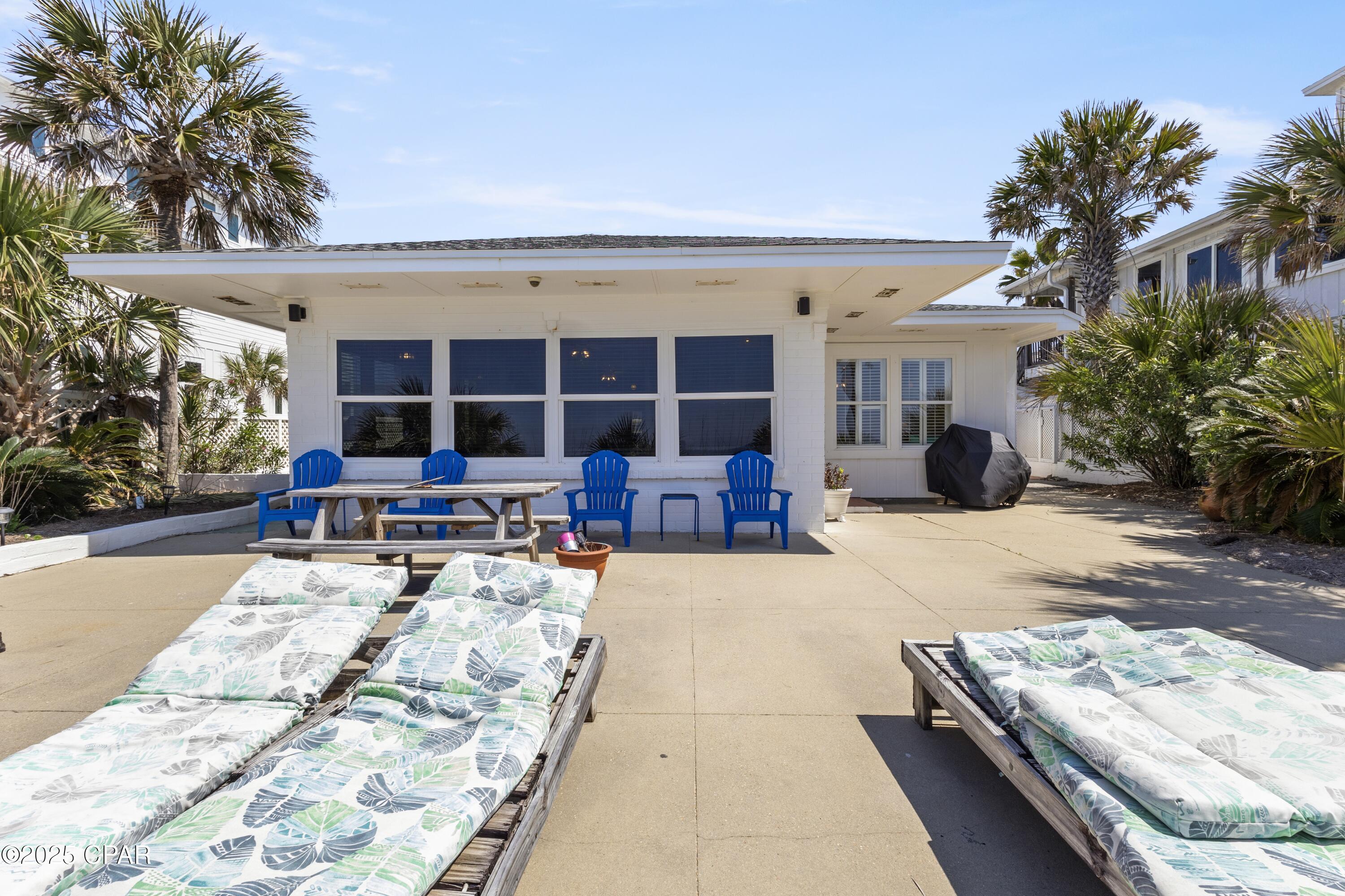 Listing photo id 33 for 13315 Oleander Drive