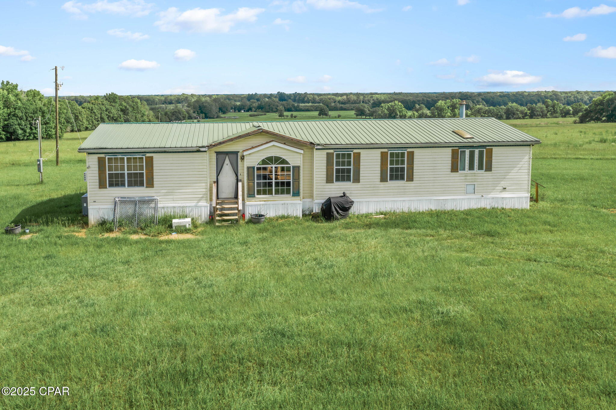 Listing photo id 10 for 1080 Arnold Lane