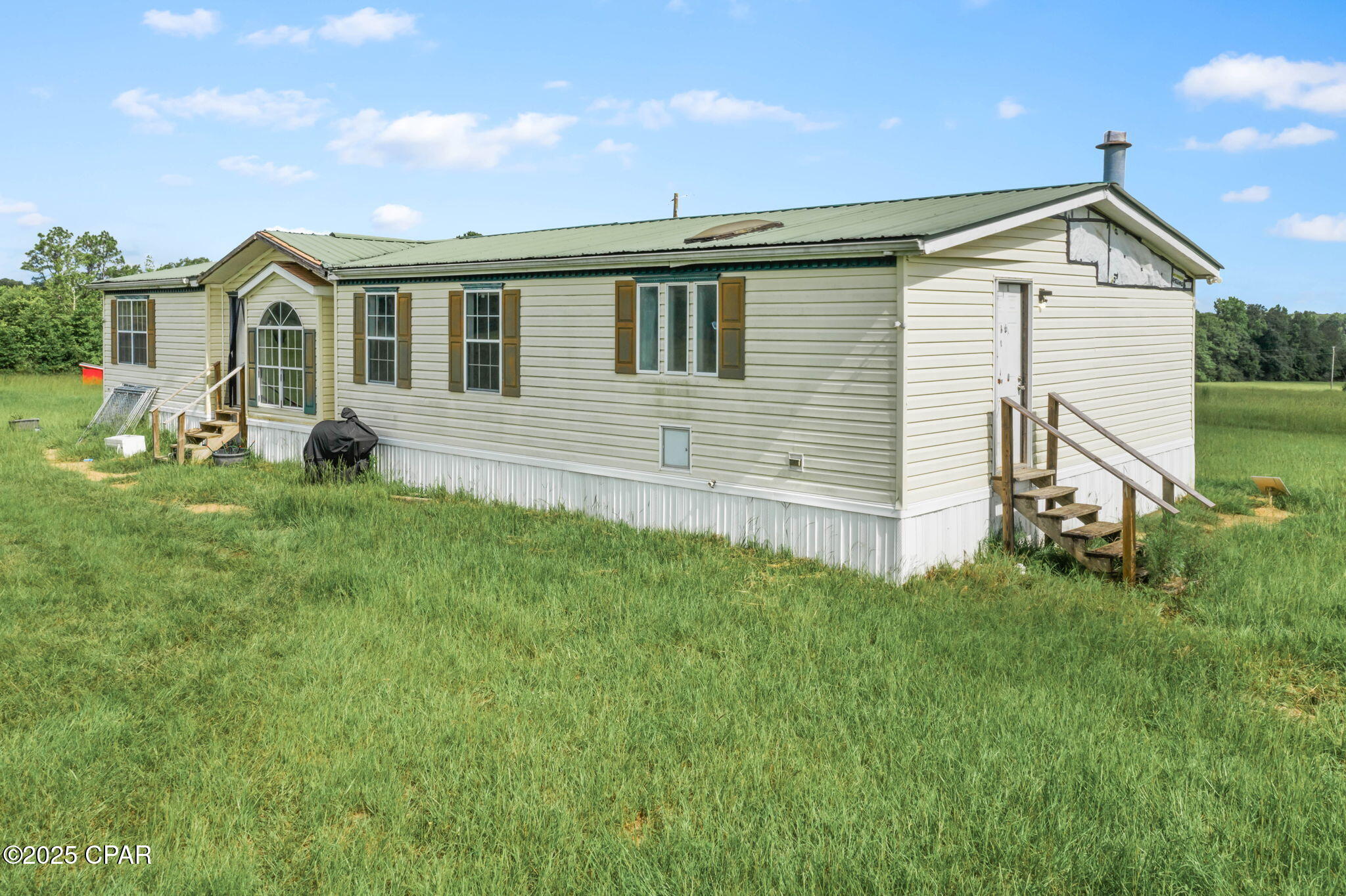 Listing photo id 11 for 1080 Arnold Lane