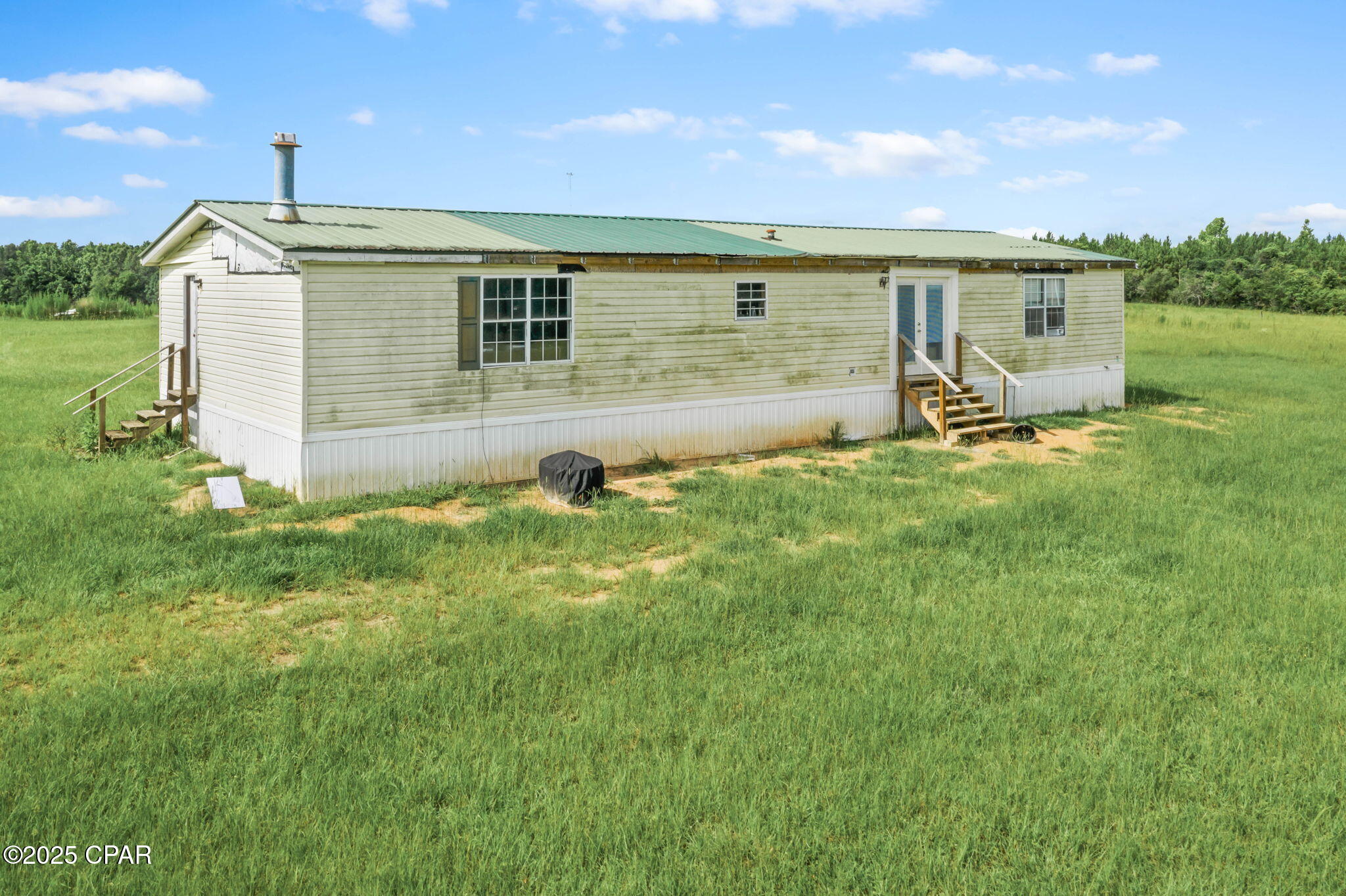 Listing photo id 13 for 1080 Arnold Lane