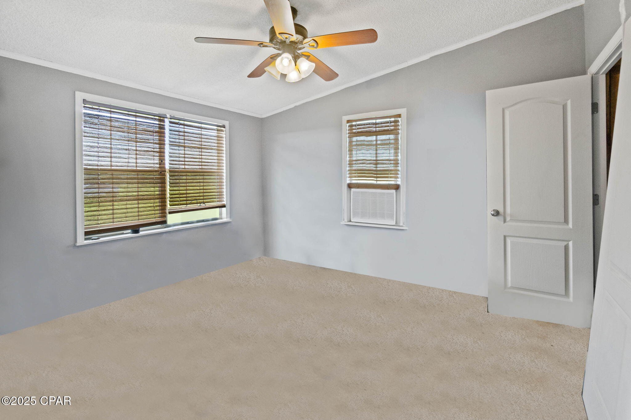 Listing photo id 30 for 1080 Arnold Lane