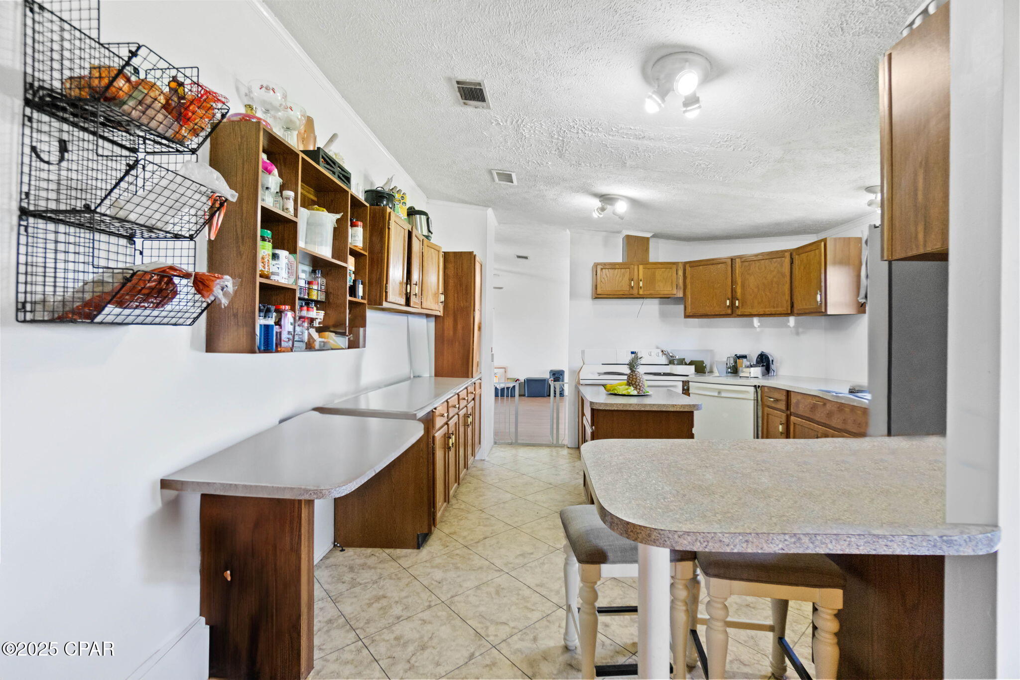 Listing photo id 34 for 1080 Arnold Lane